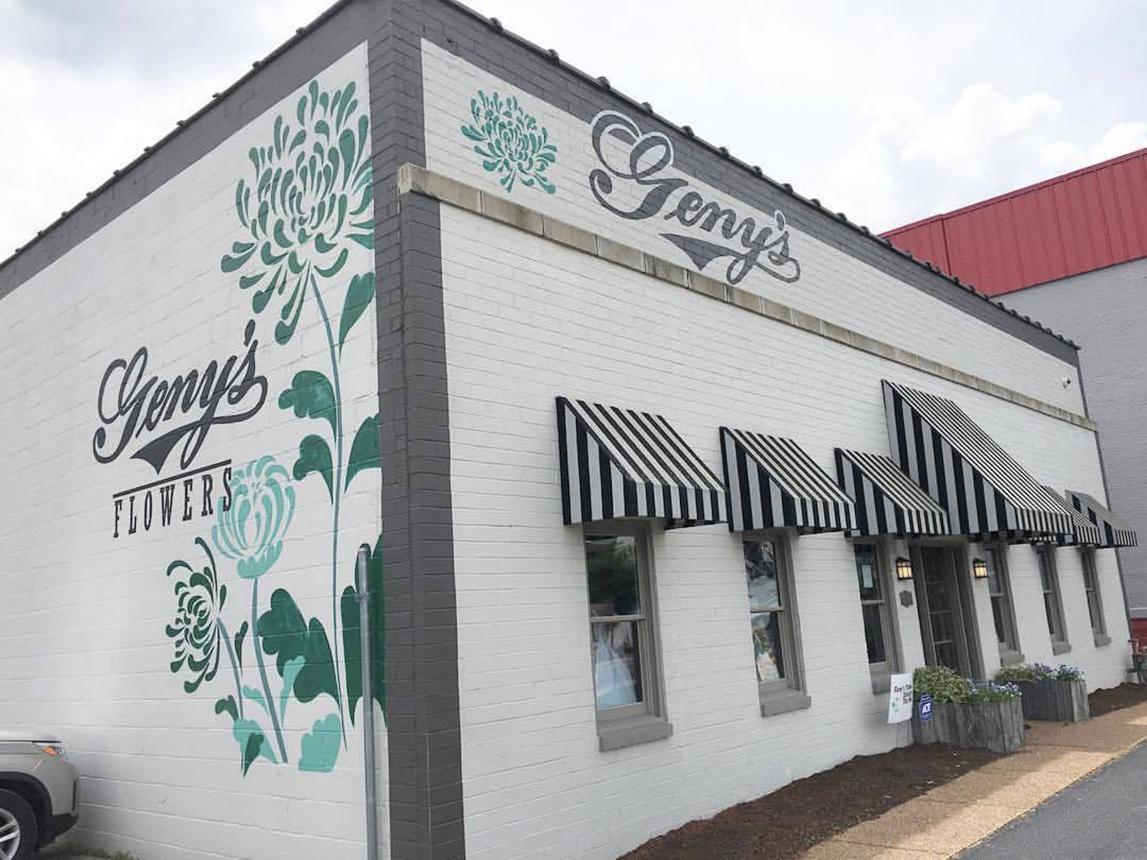 Cover photo of Geny's Flowers and Bridal