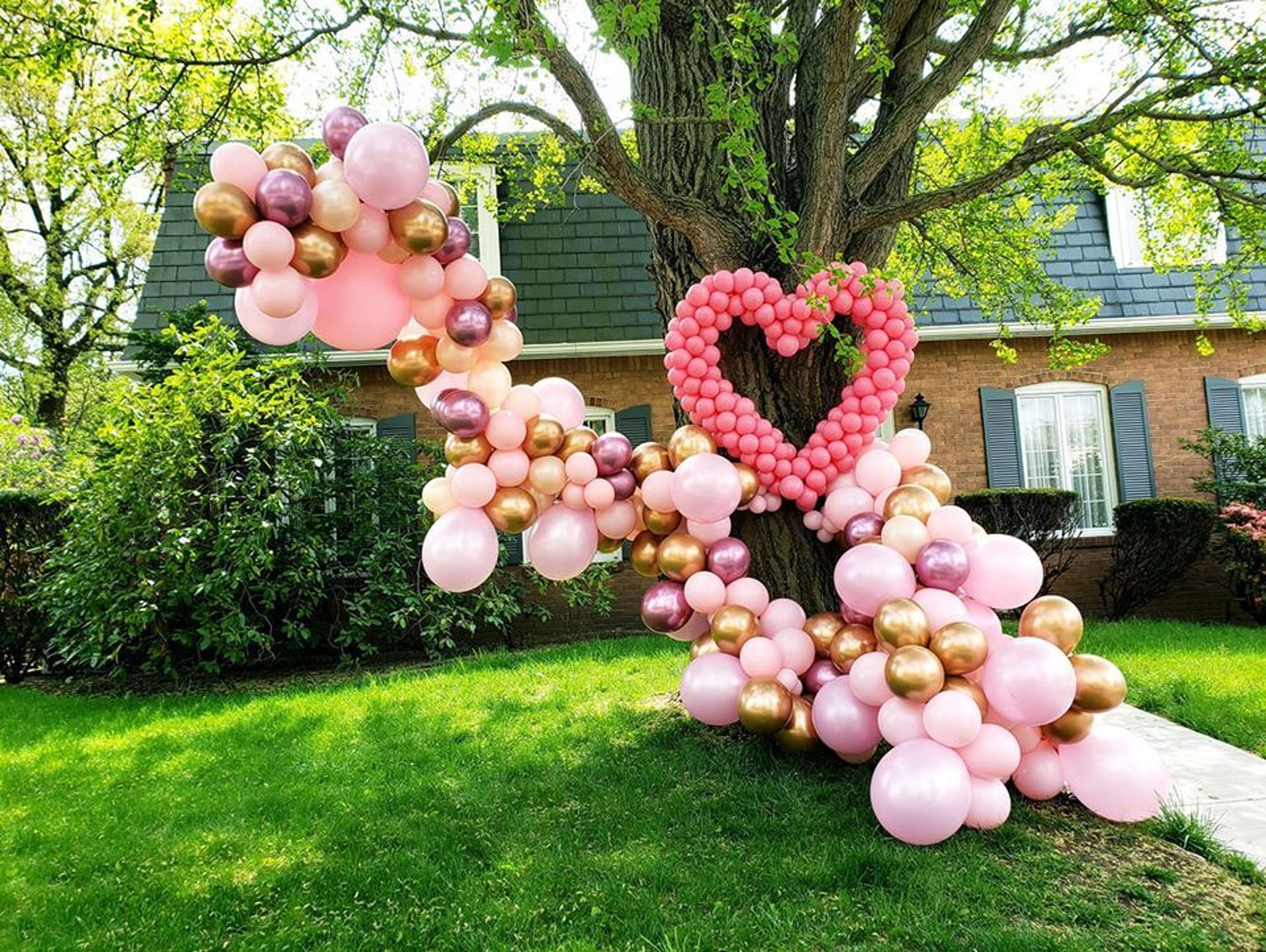 Cover photo of MissElaineous Balloons