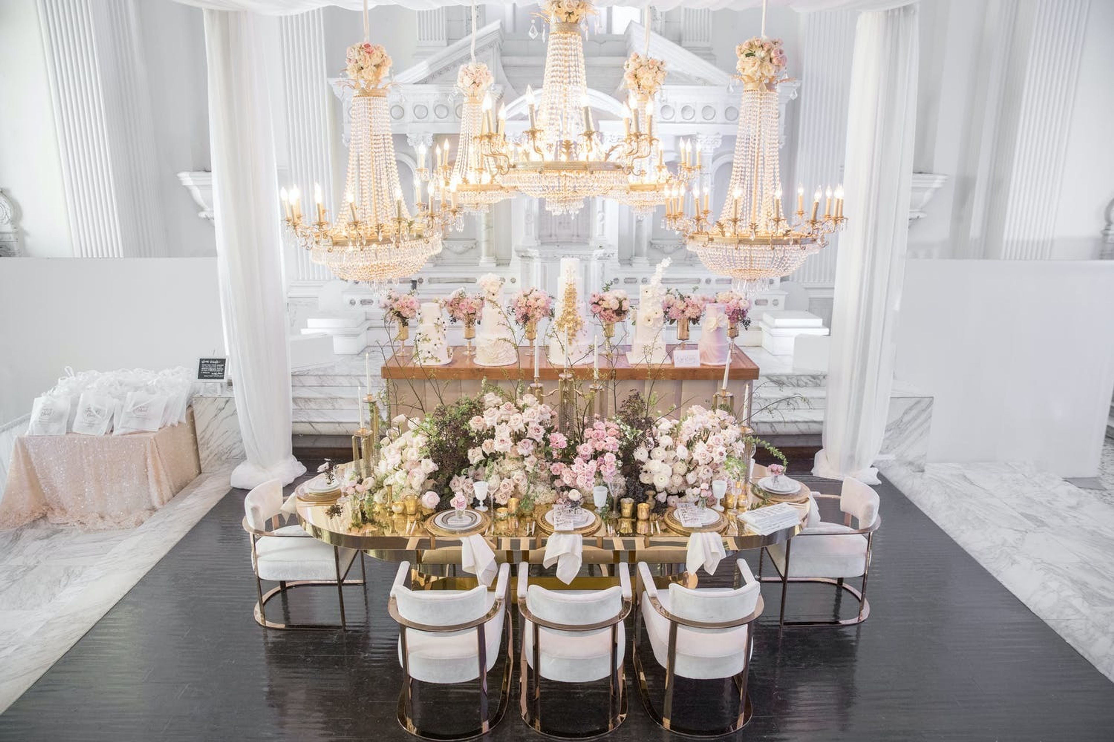 Cover photo of Eddie Zaratsian Lifestyle and Design