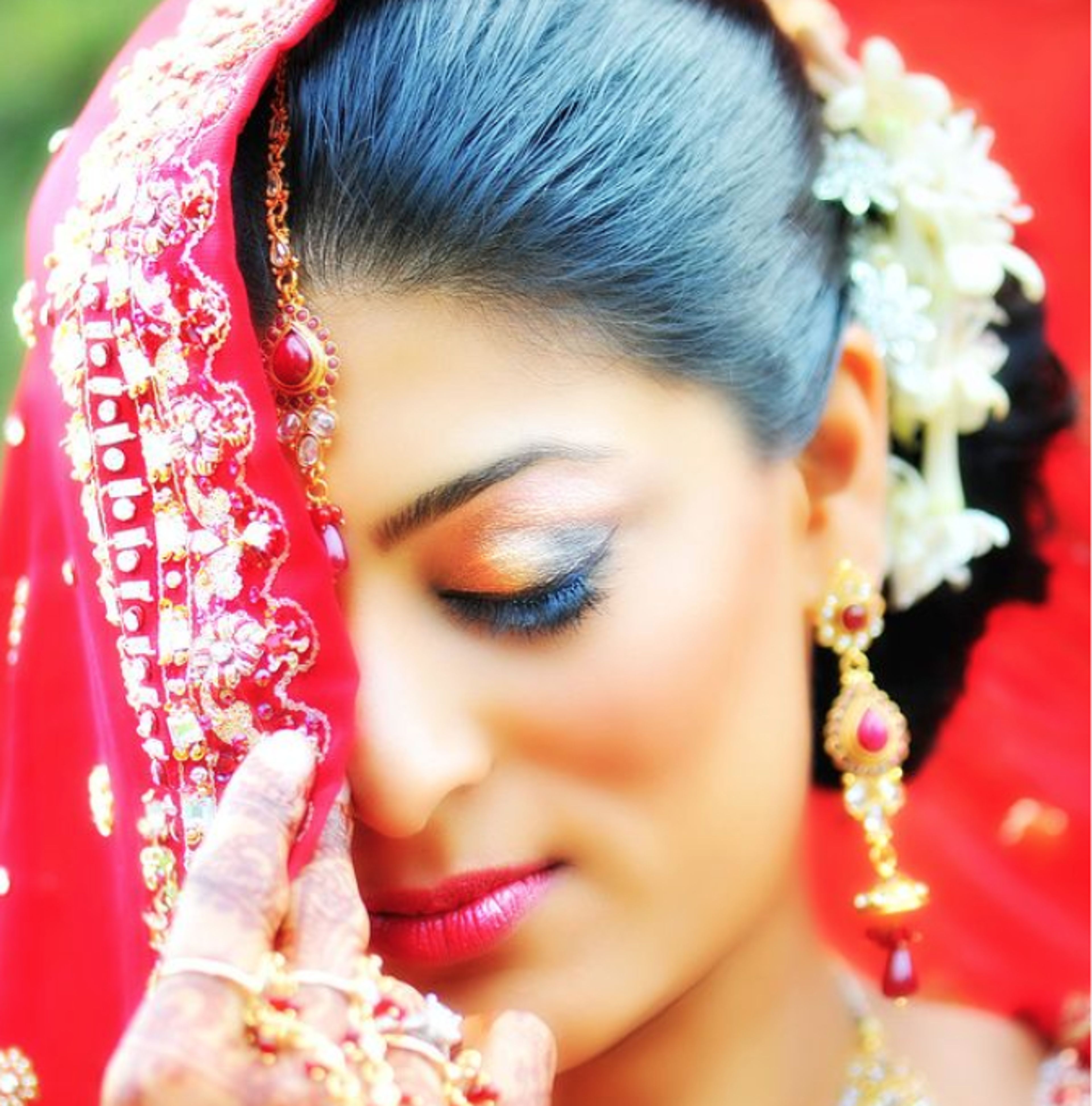 Cover photo of Elise Brill - Leesi B Cosmetics