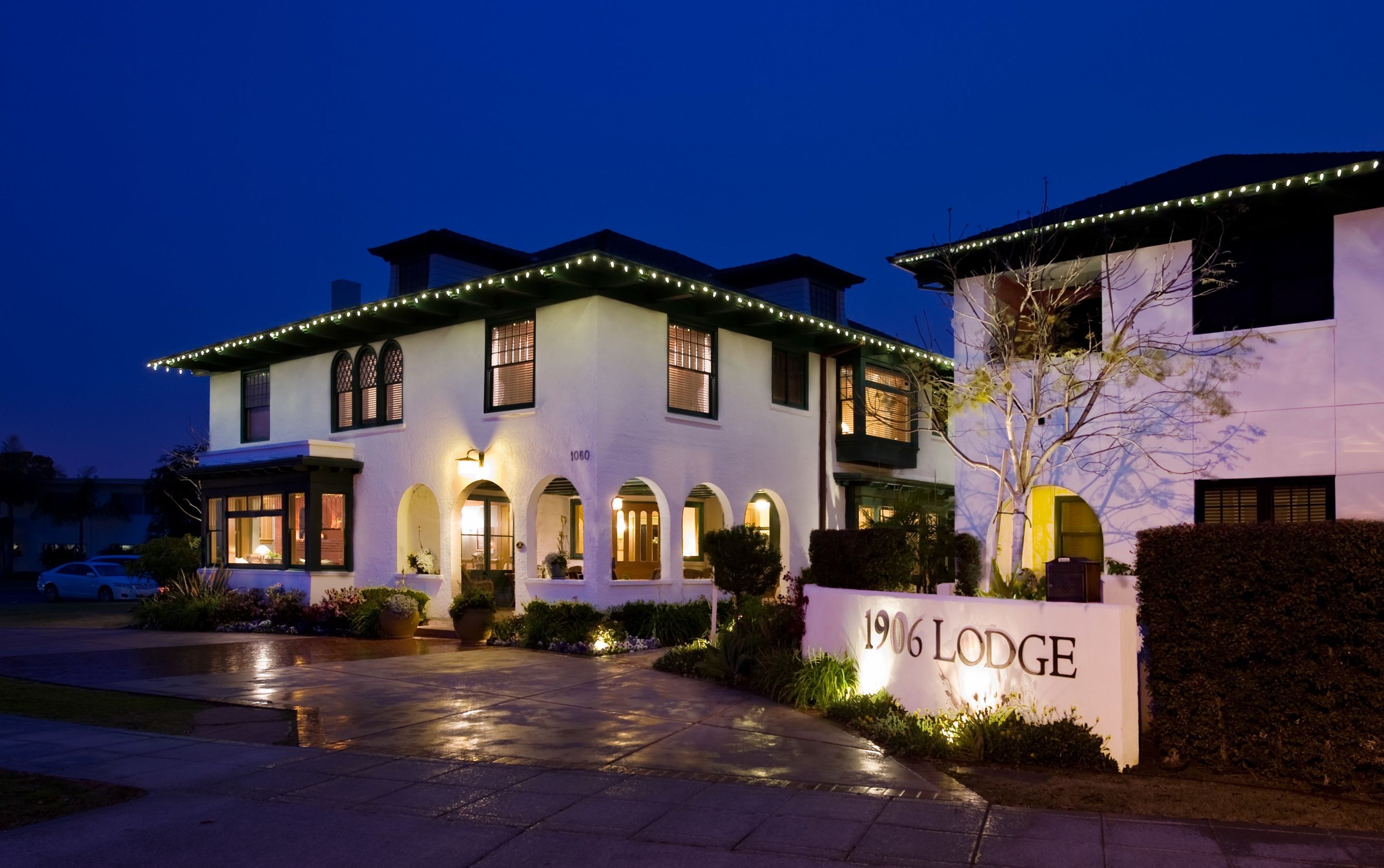 Cover photo of 1906 Lodge