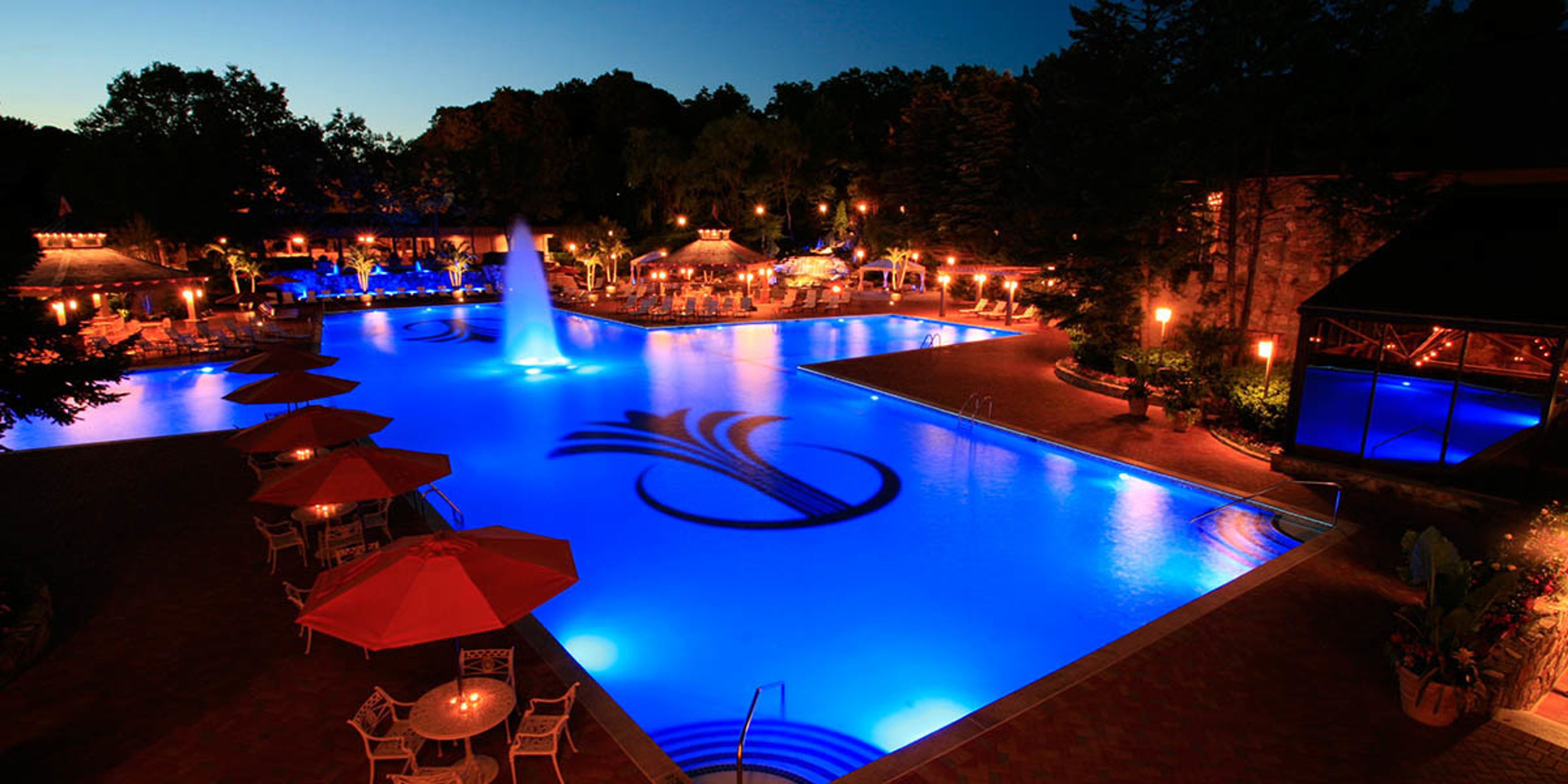 Cover photo of Crest Hollow Country Club