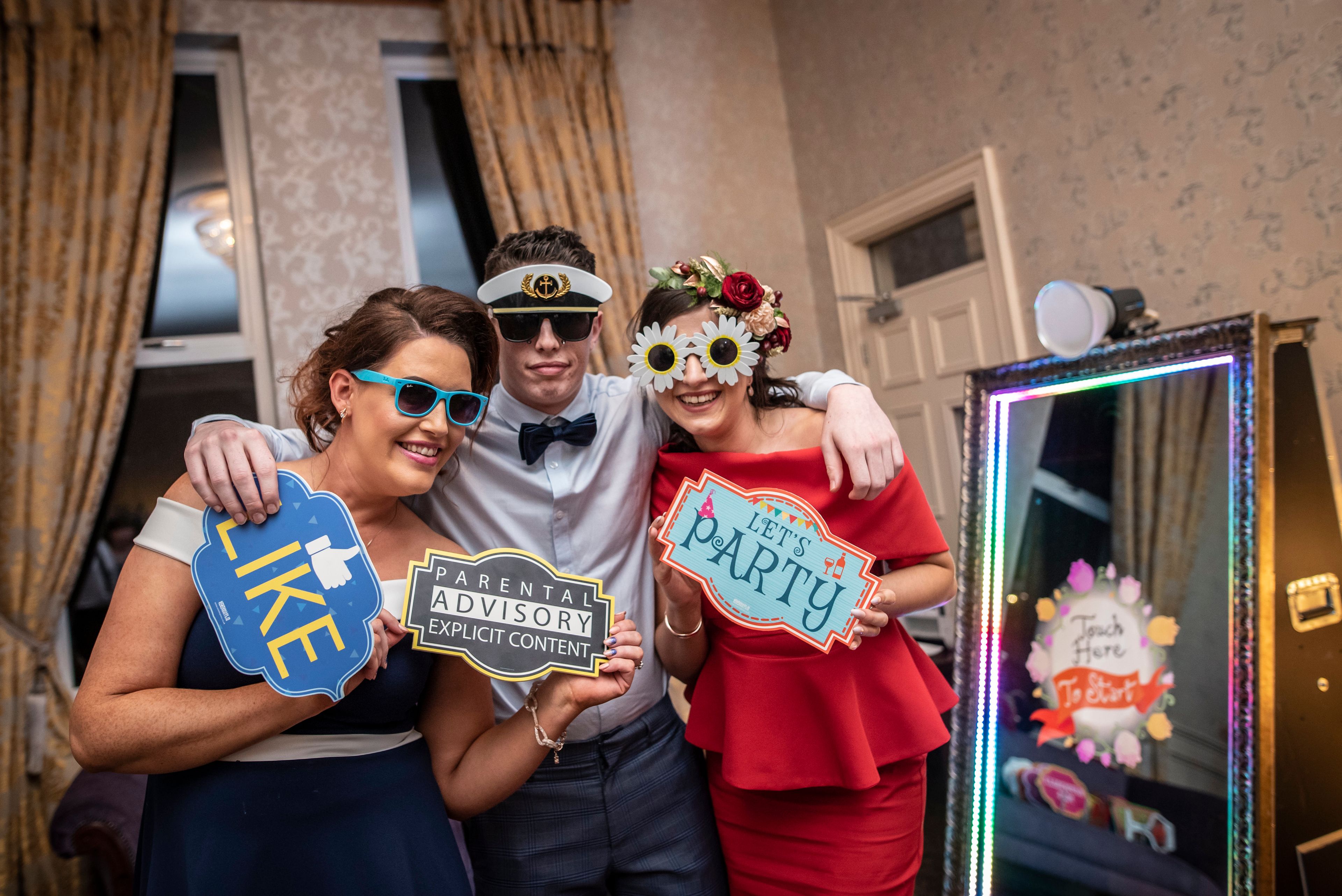 Cover photo of Mirror Me Photo Booth LA