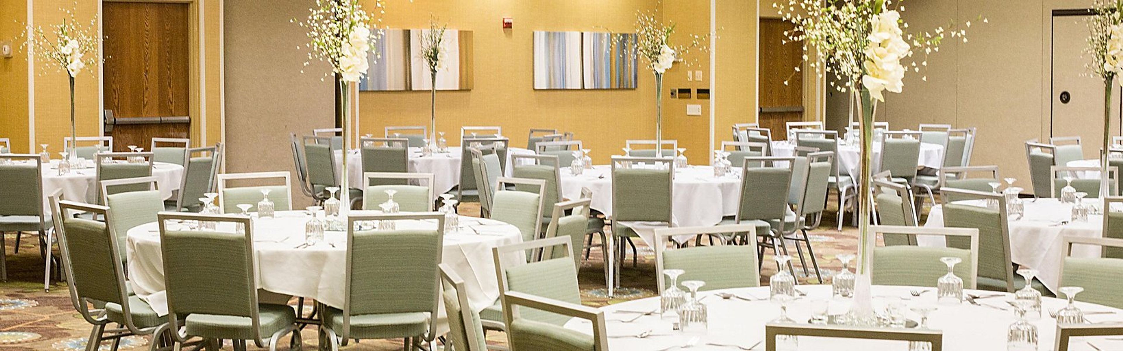 Cover photo of Holiday Inn & Suites Bolingbrook