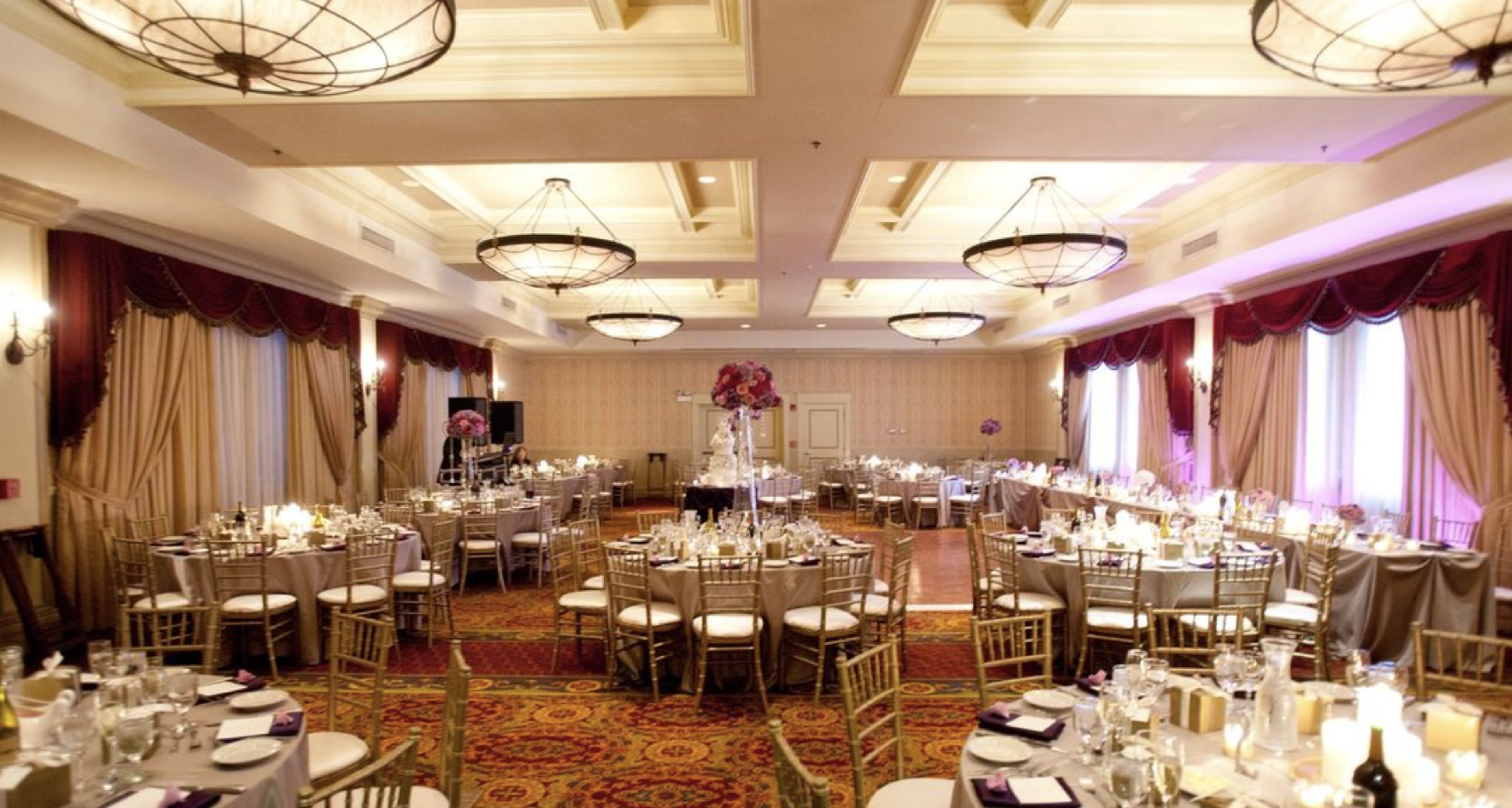 Cover photo of The Carleton of Oak Park