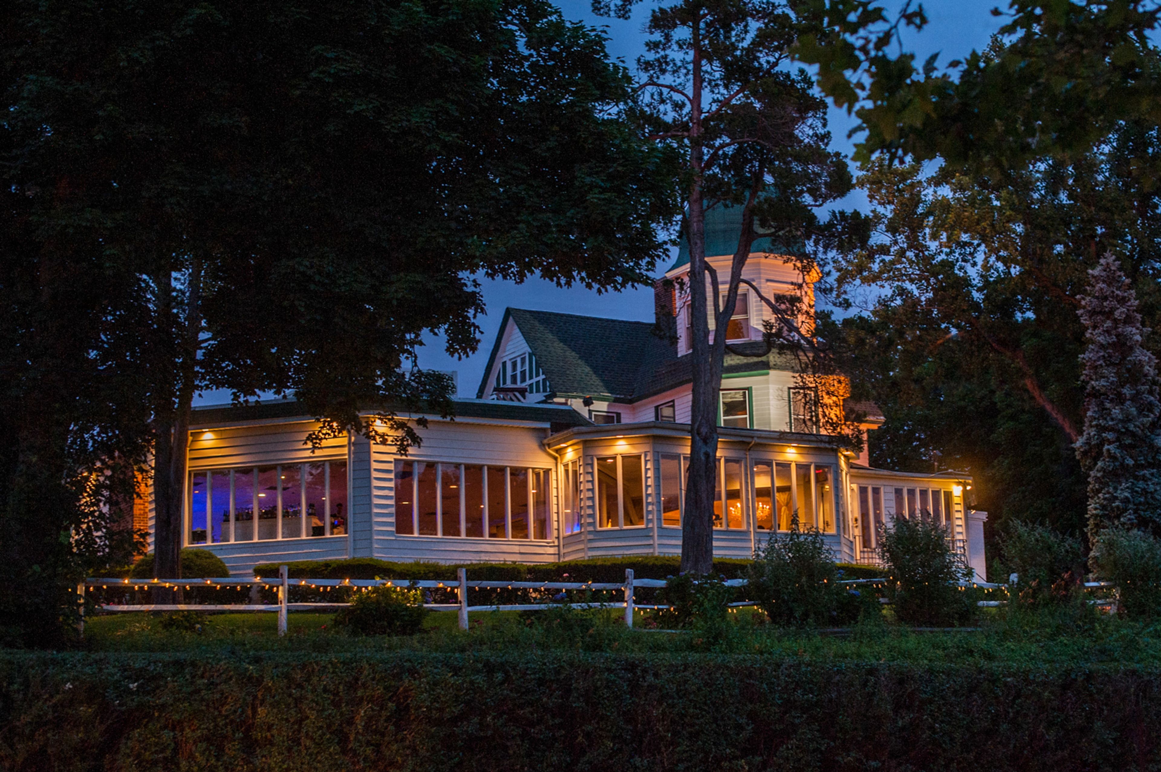 Cover photo of Sea Cliff Manor