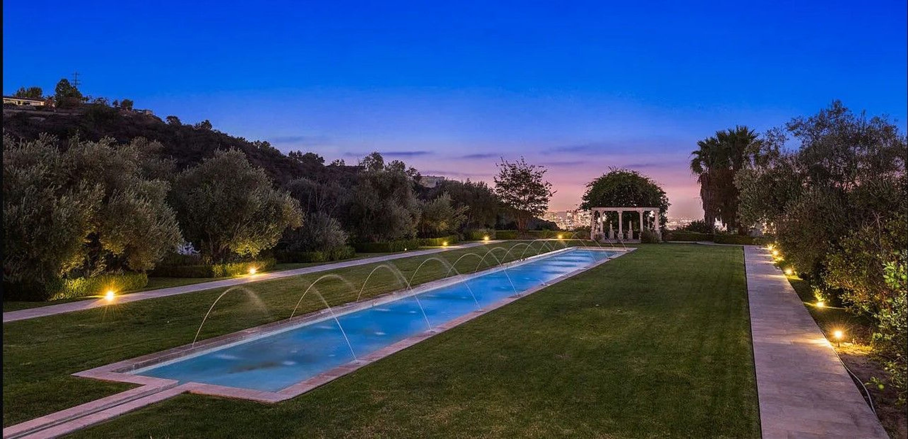 Cover photo of EssentiaLyfe