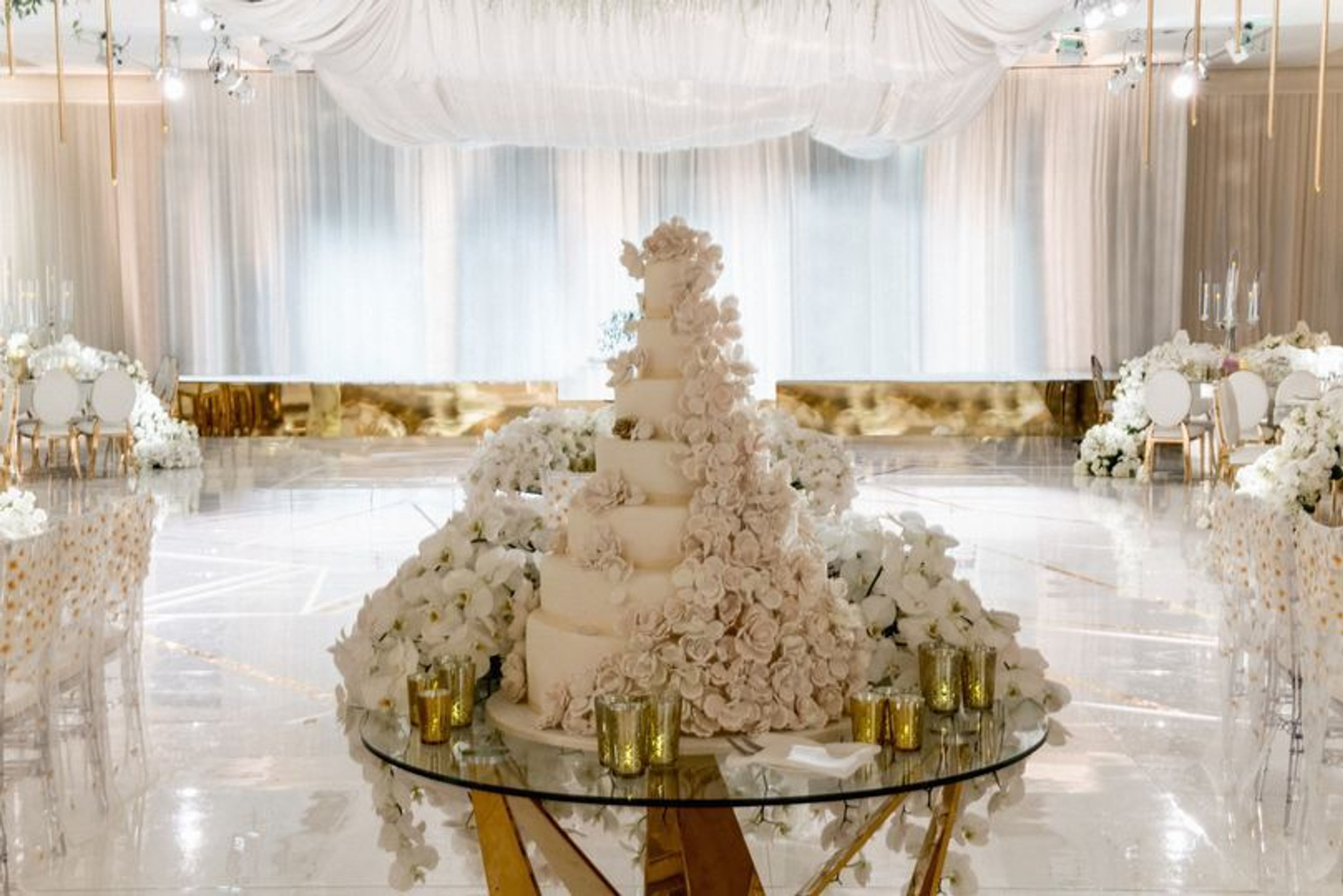 Cover photo of LC BRIDAL & EVENT COMPANY