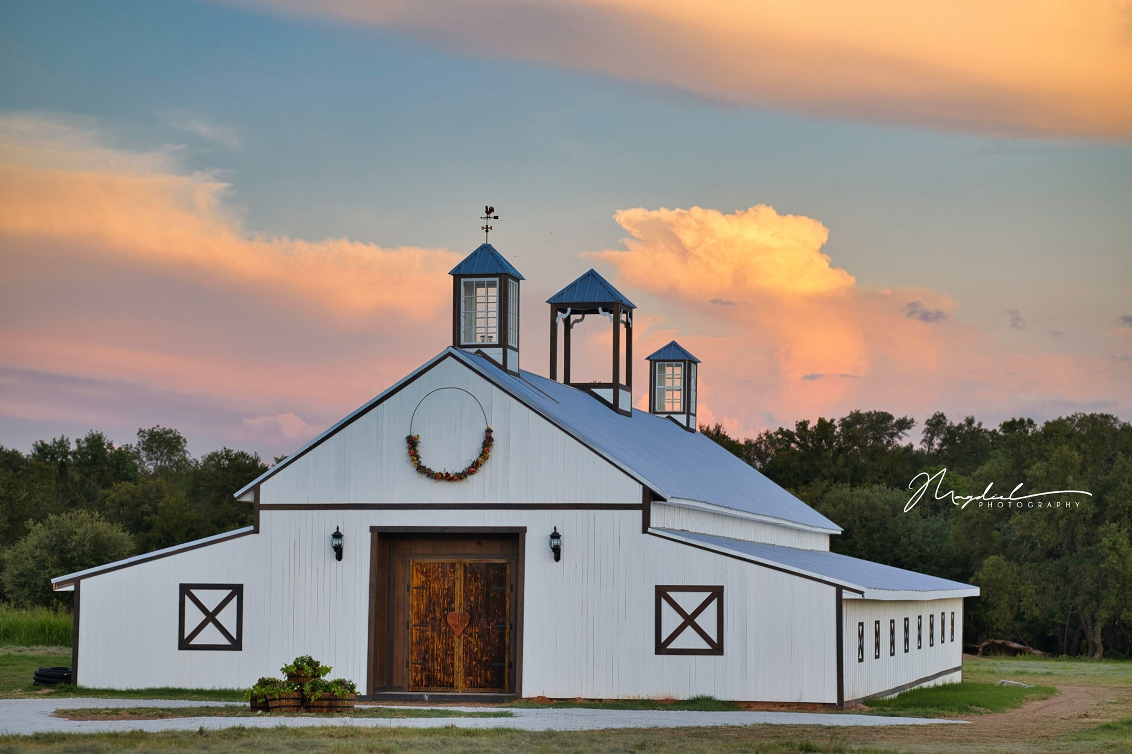 Cover photo of Leatherberry Oaks Weddings