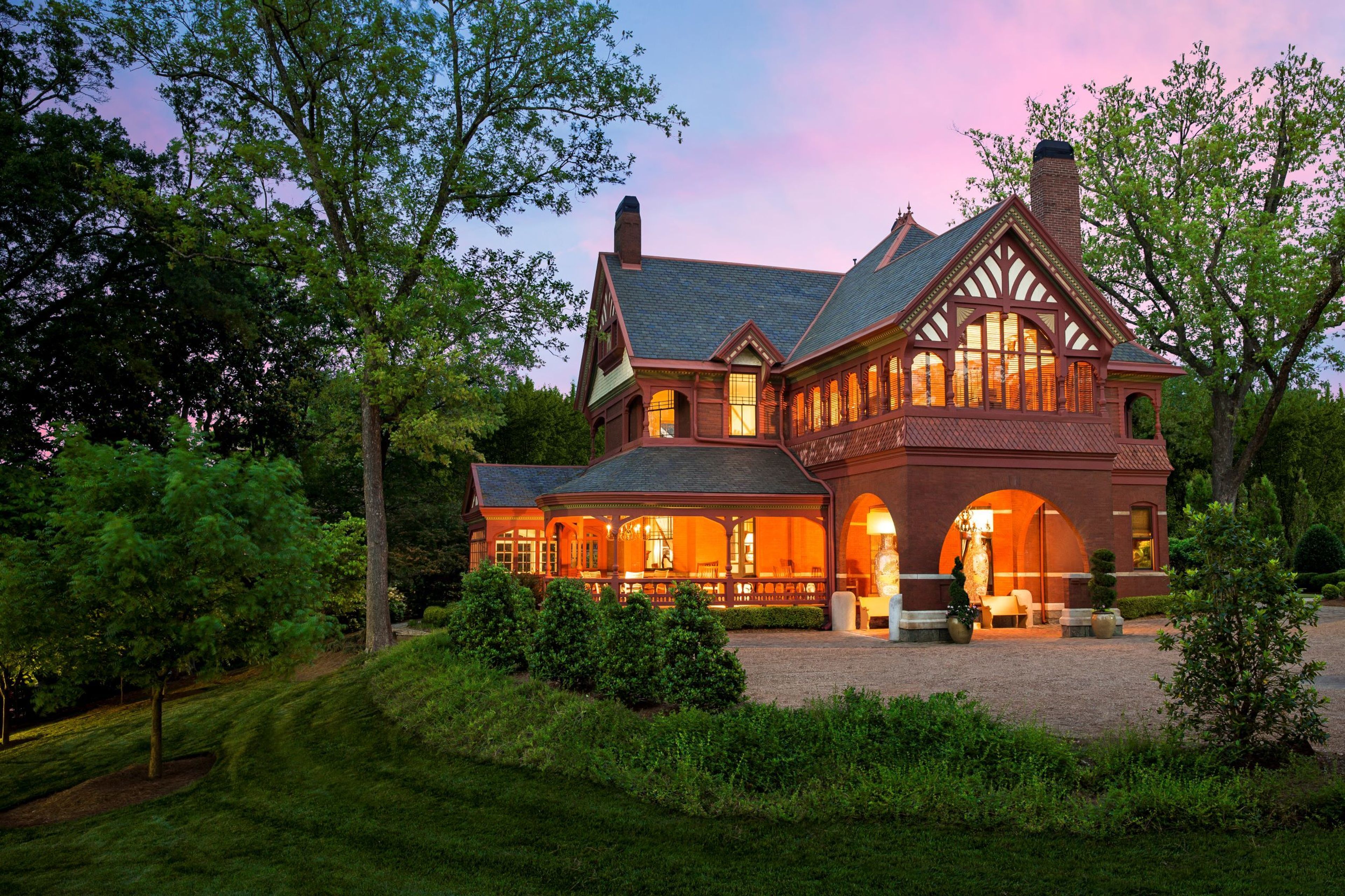 Cover photo of SCAD Ivy Hall