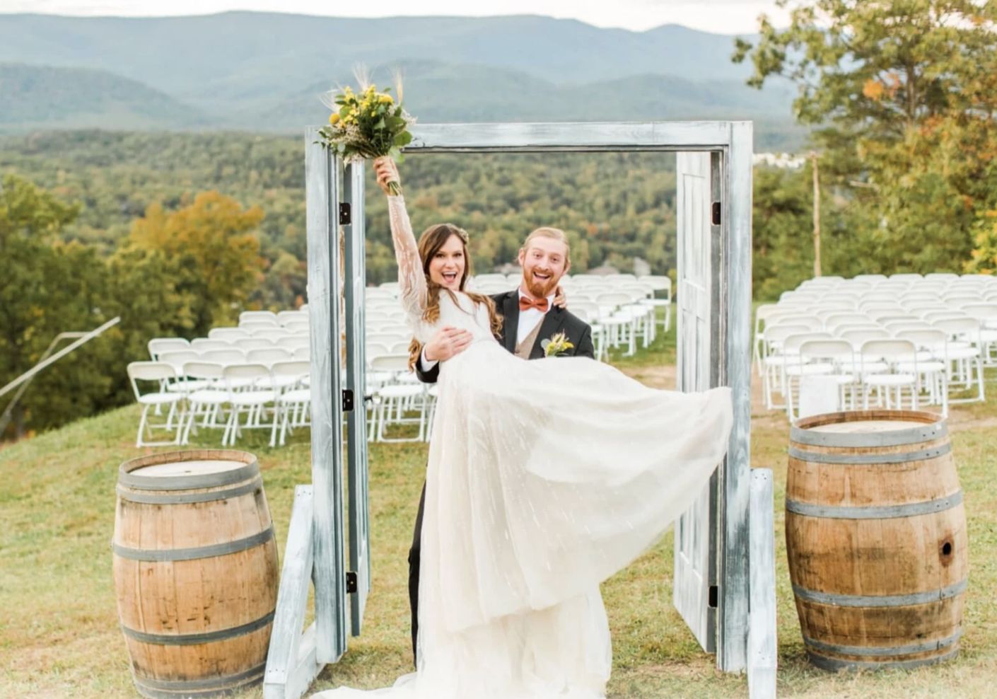 What is the experience like at the New Ebenezer Retreat Center handbell  event in the Southeast?, image size:1410x988