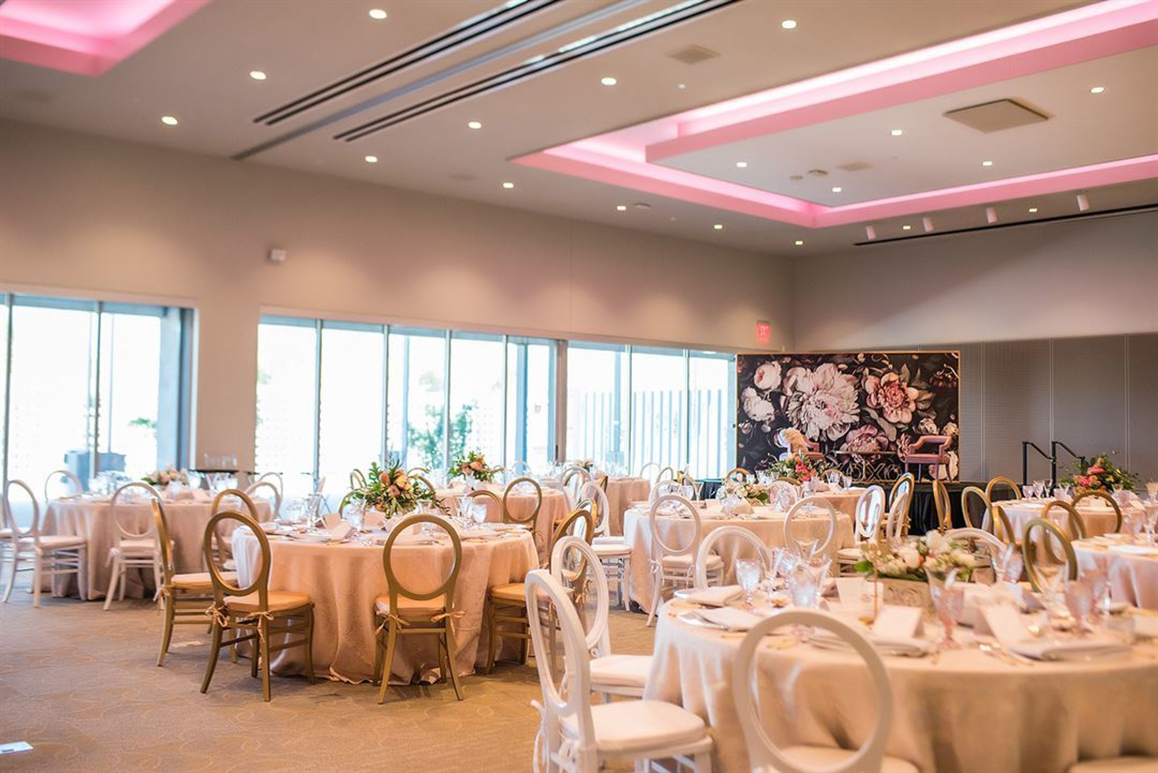 Cover photo of Avion Center