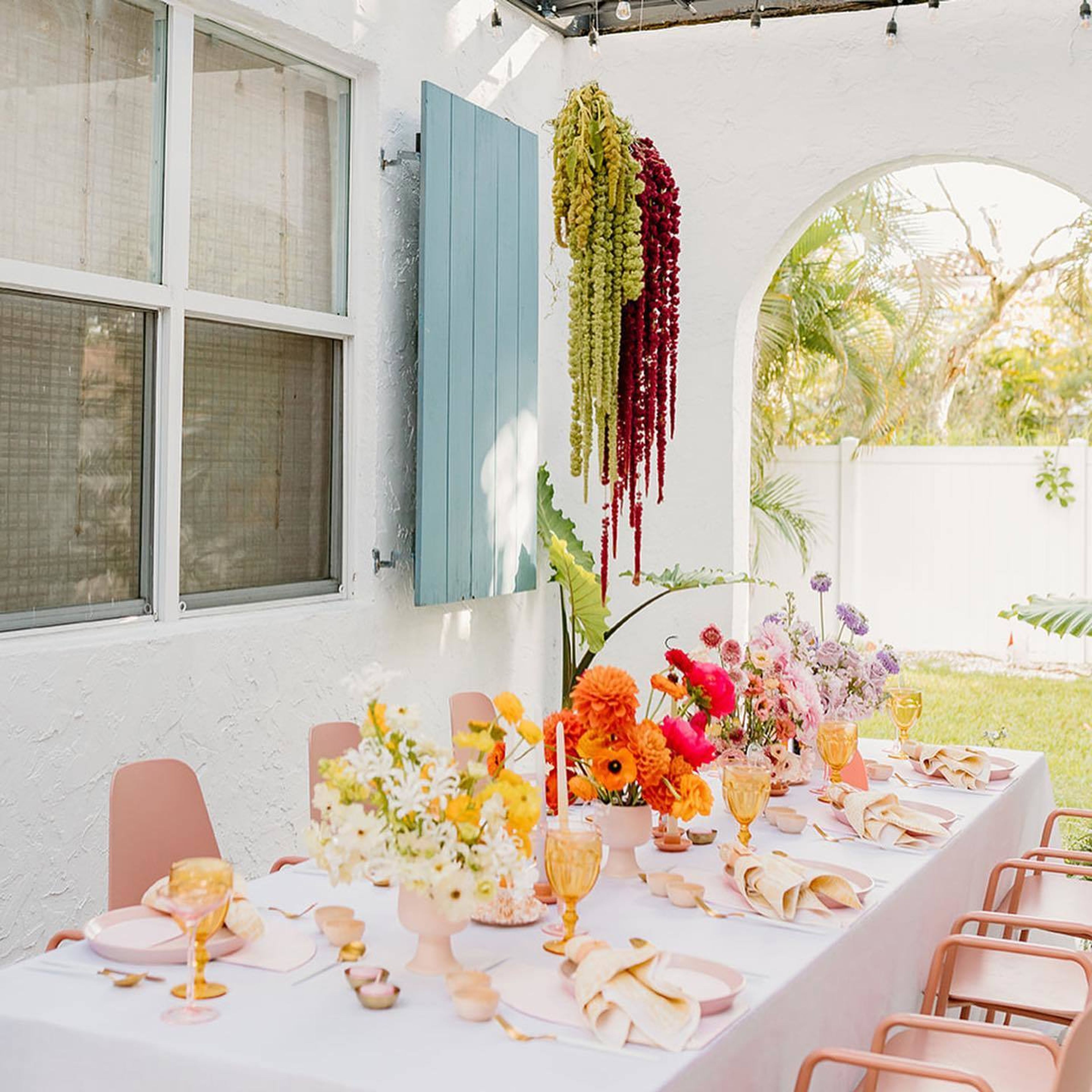 Cover photo of LeChat Roses