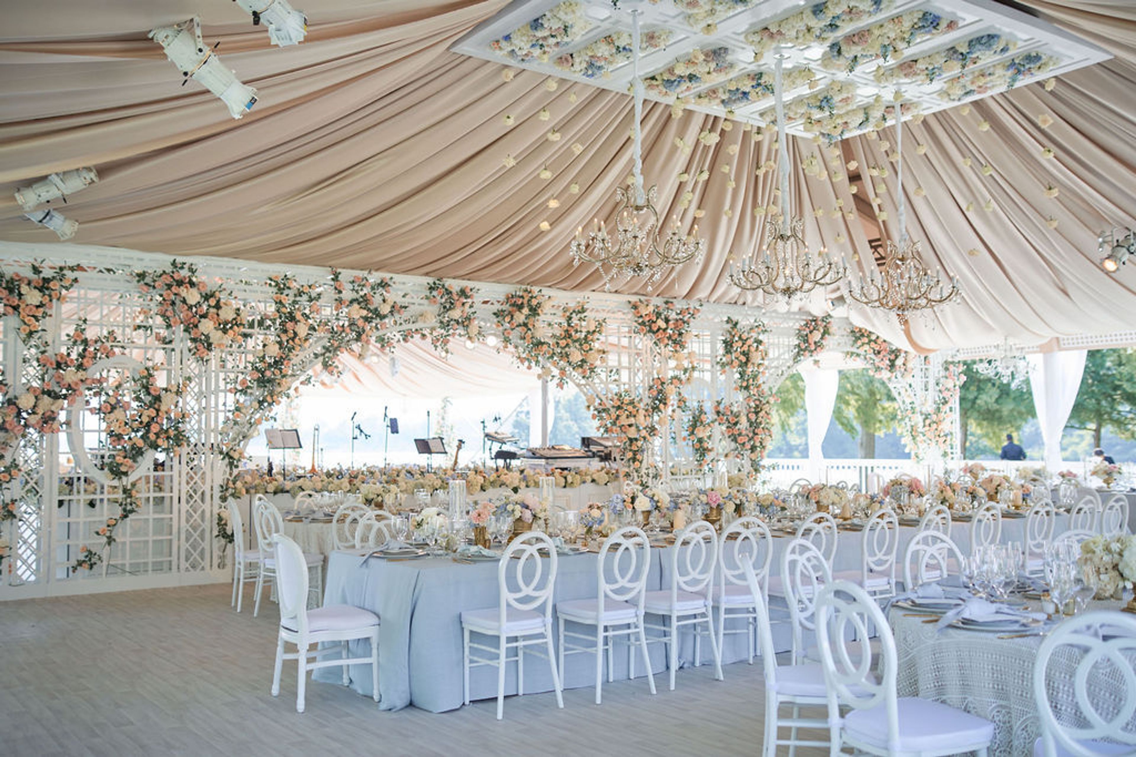 Cover photo of Elle Ellinghaus & Company