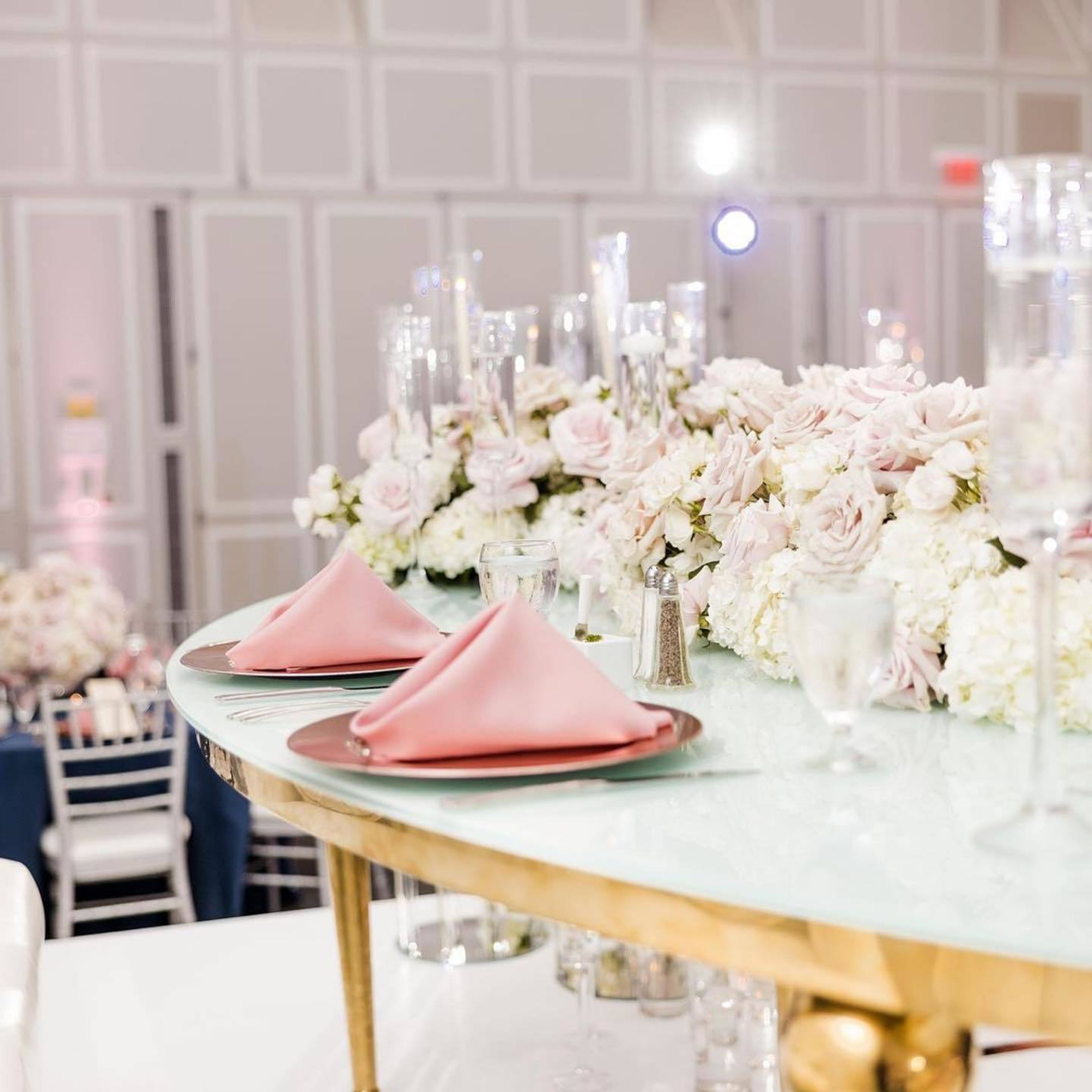 Cover photo of Beau Decors