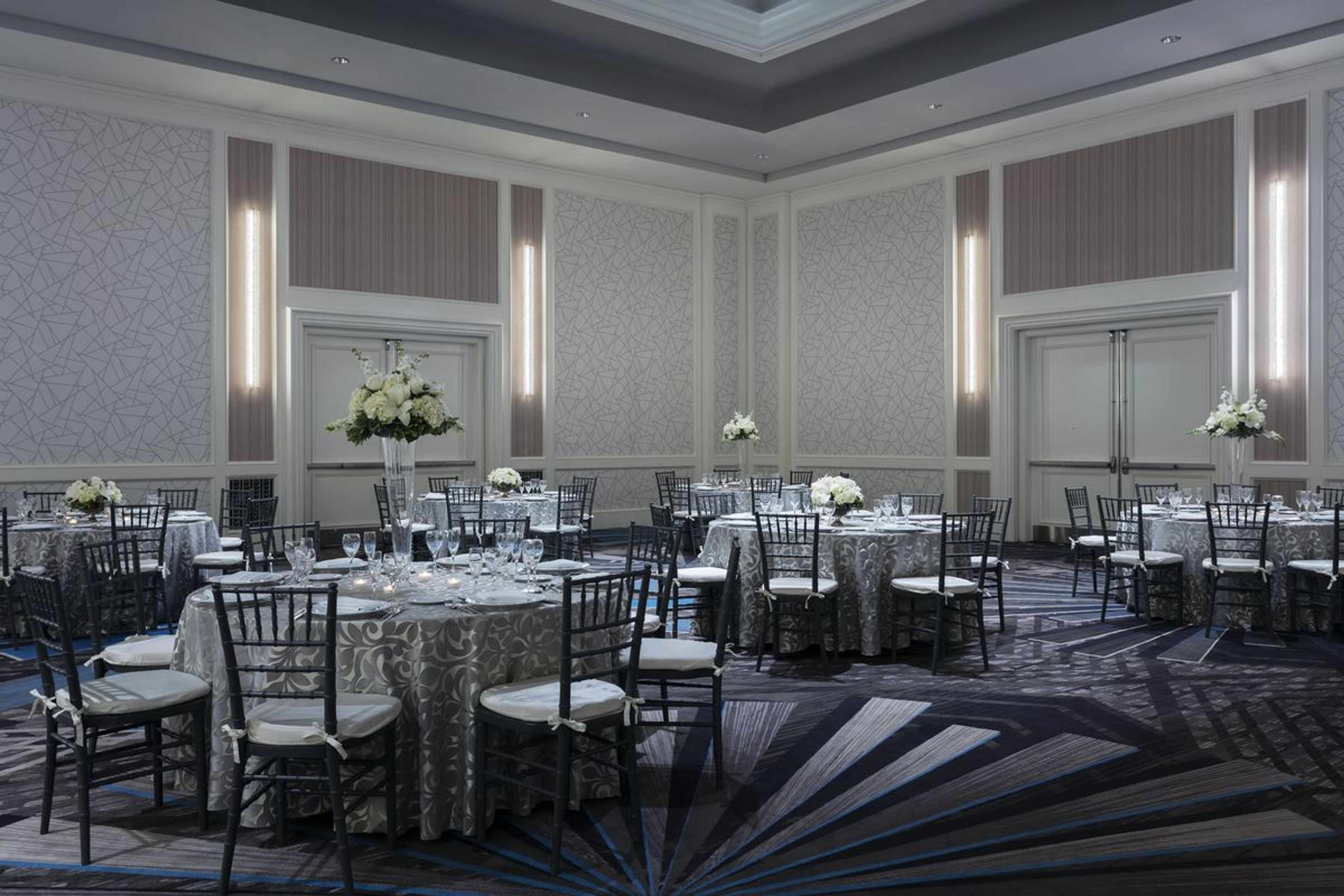 Cover photo of Crystal Gateway Marriott