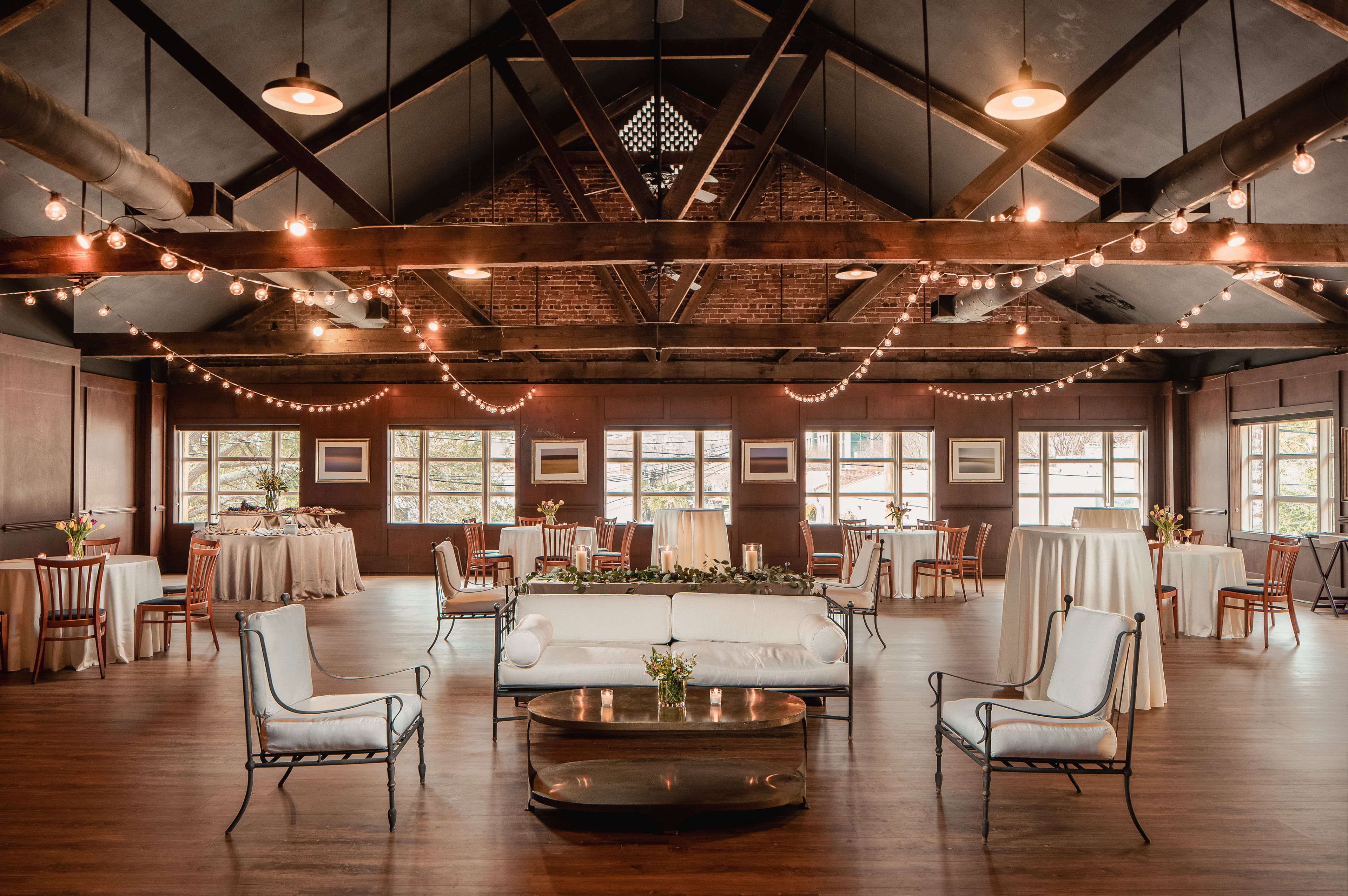 Cover photo of Upstairs at 39 Rue de Jean