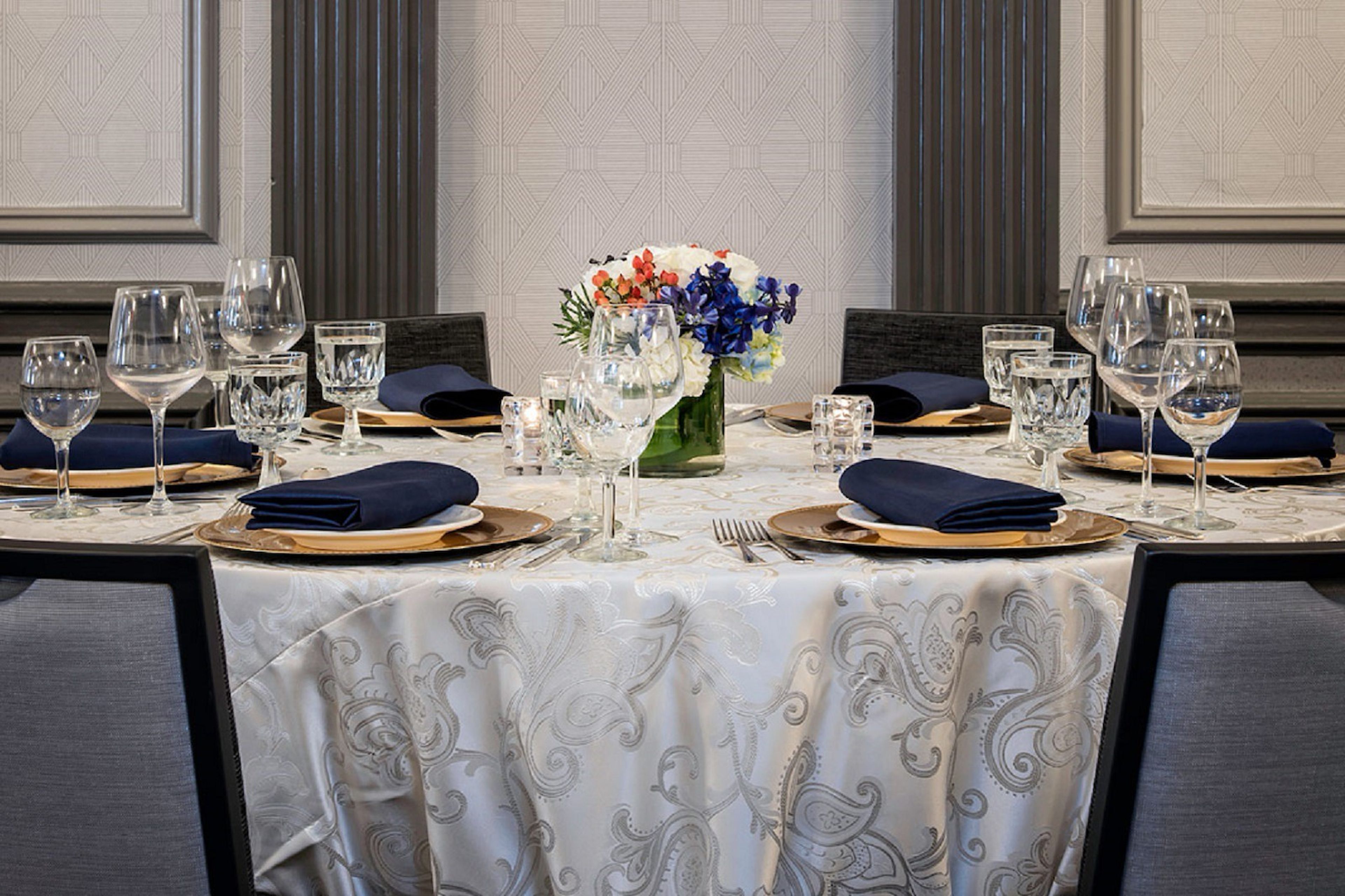 Cover photo of Phoenix Park Hotel