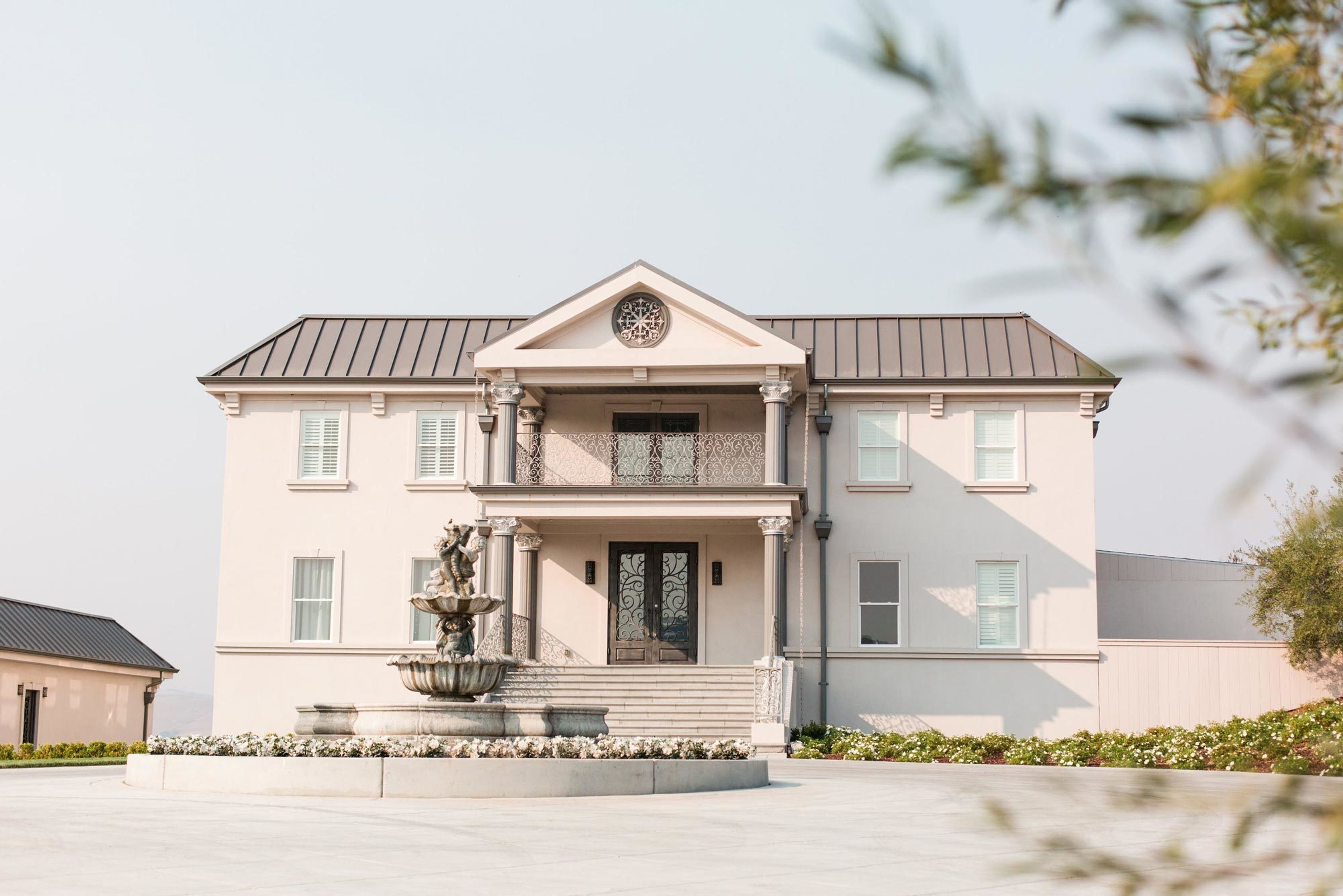 Cover photo of Willow Heights Mansion