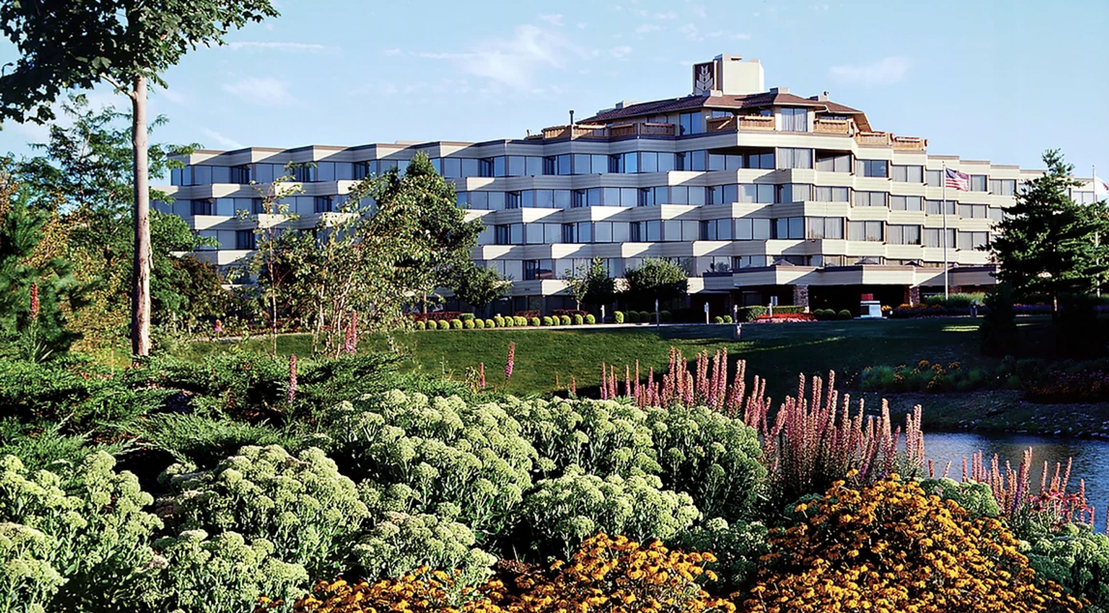 Cover photo of Hilton Indian Lakes Resort