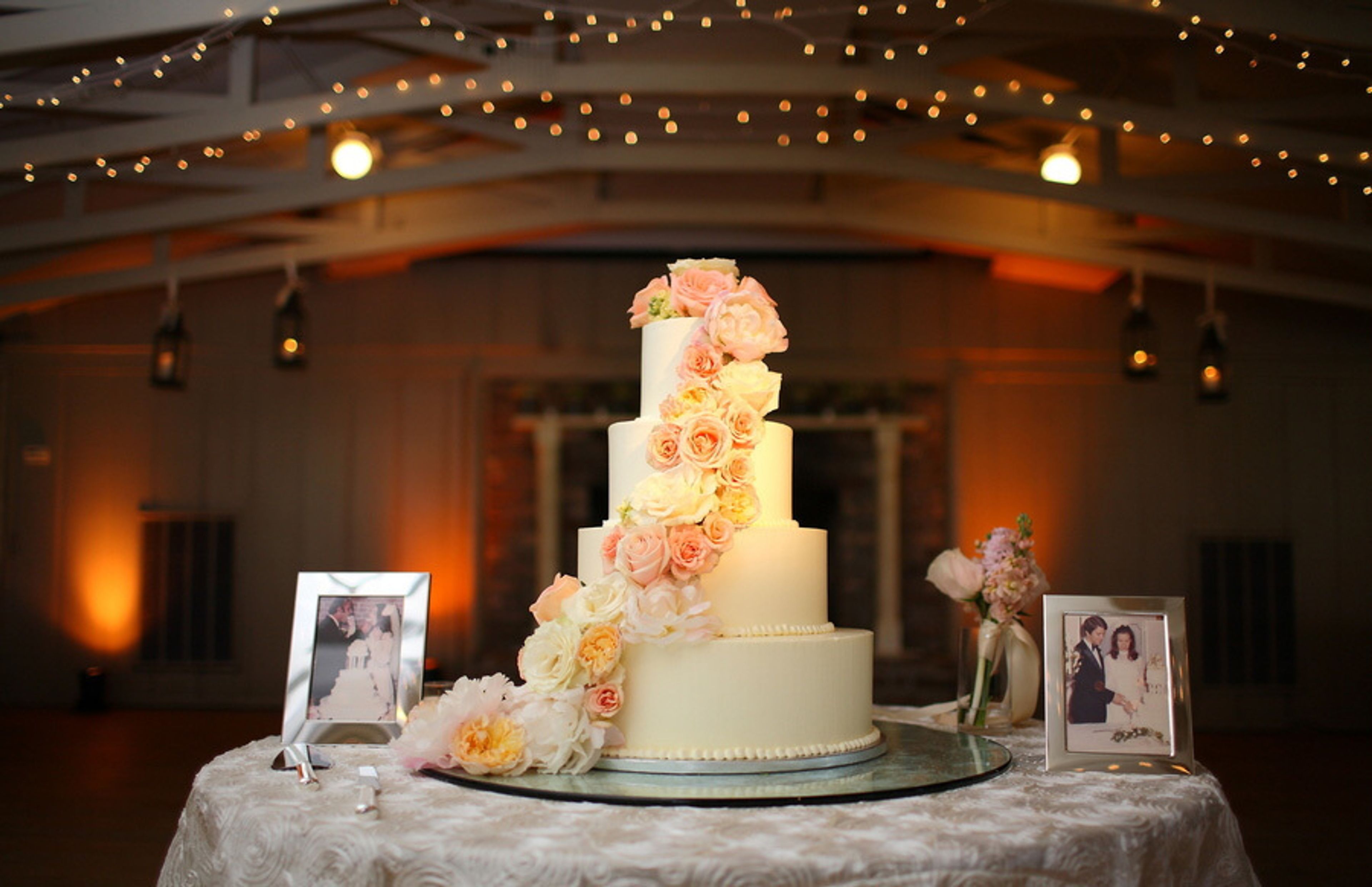 Cover photo of Cakes by Kasarda