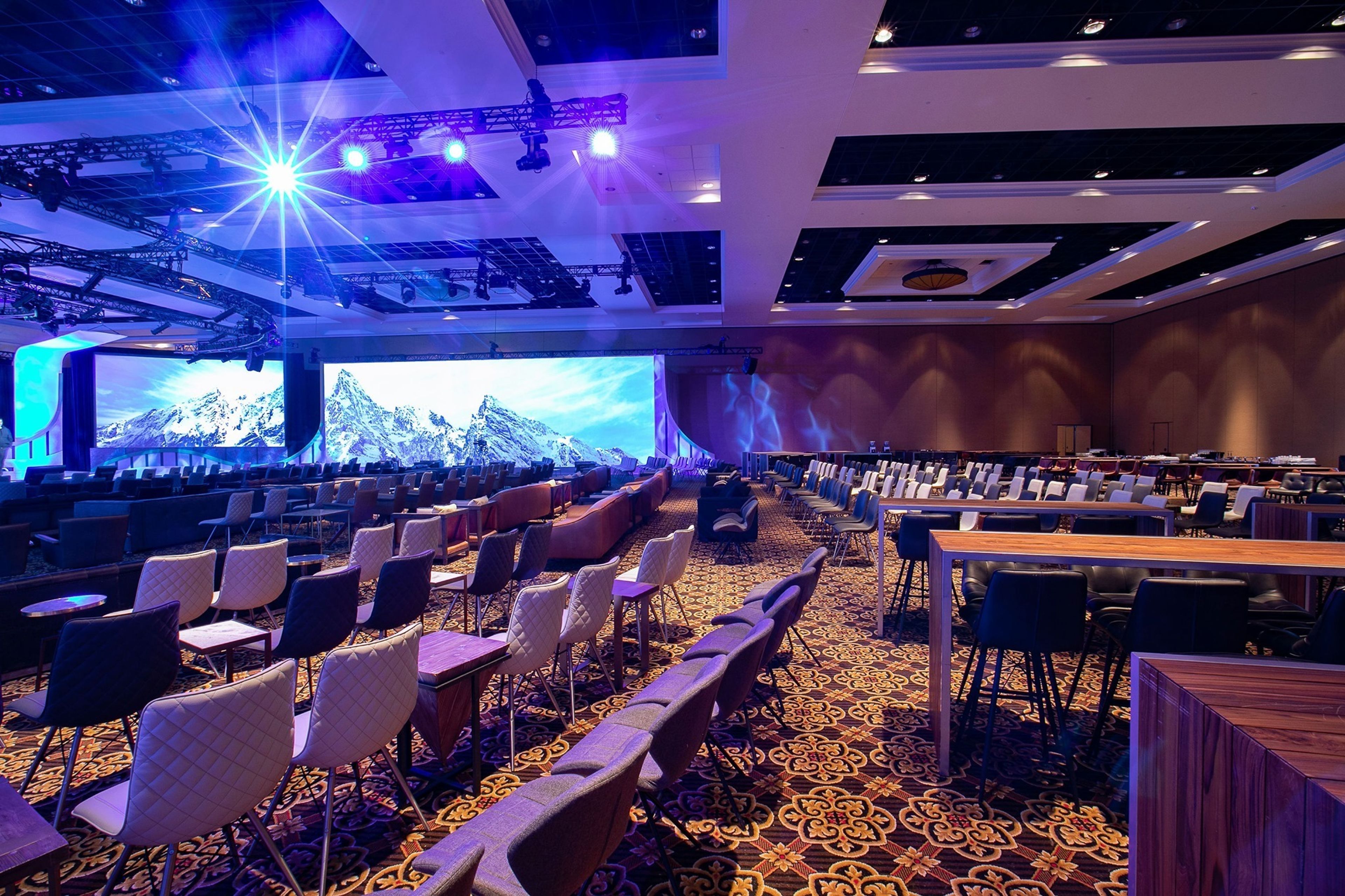 Cover photo of Max & Livie