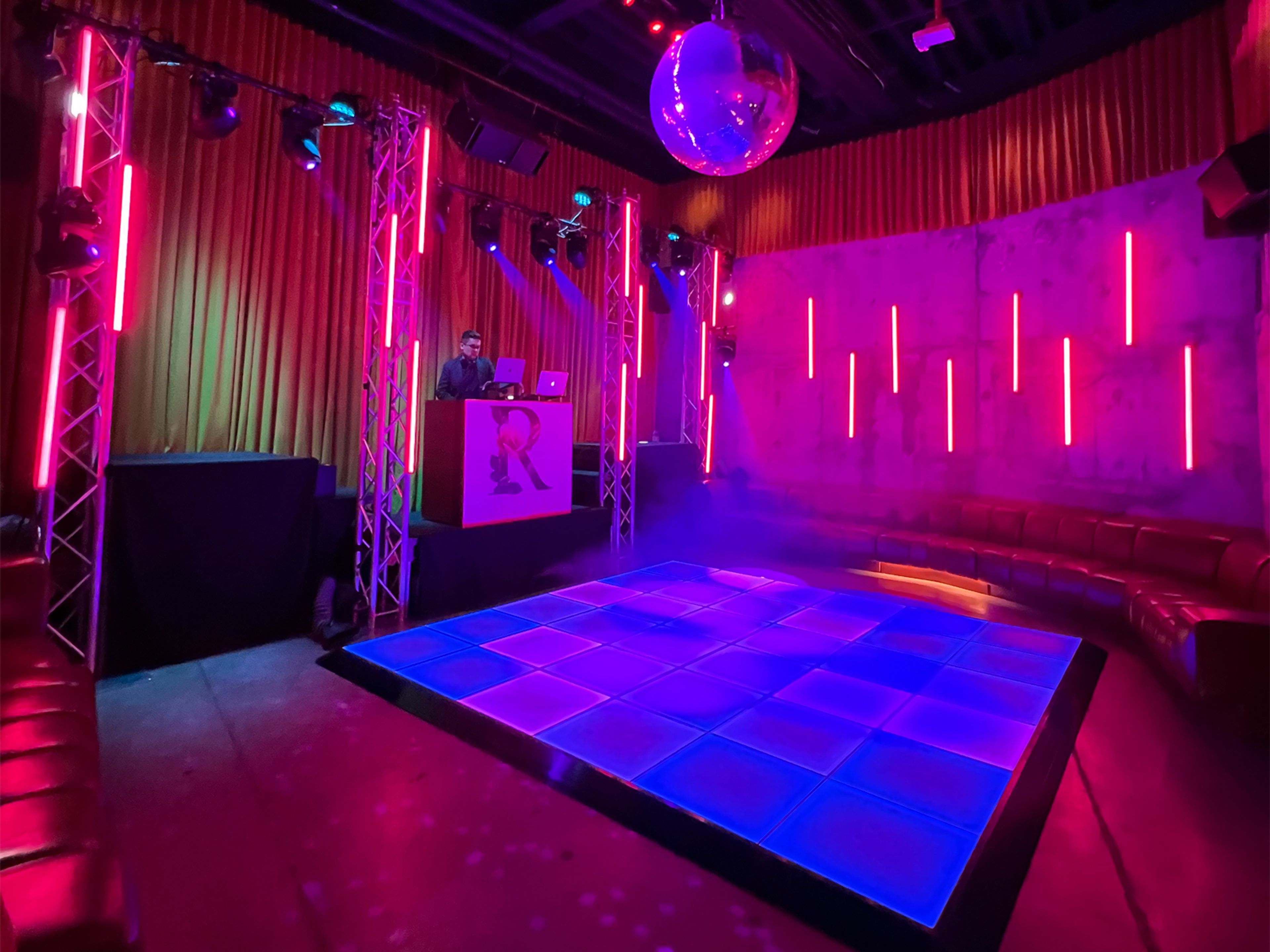 Cover photo of Distinctive Event Solutions