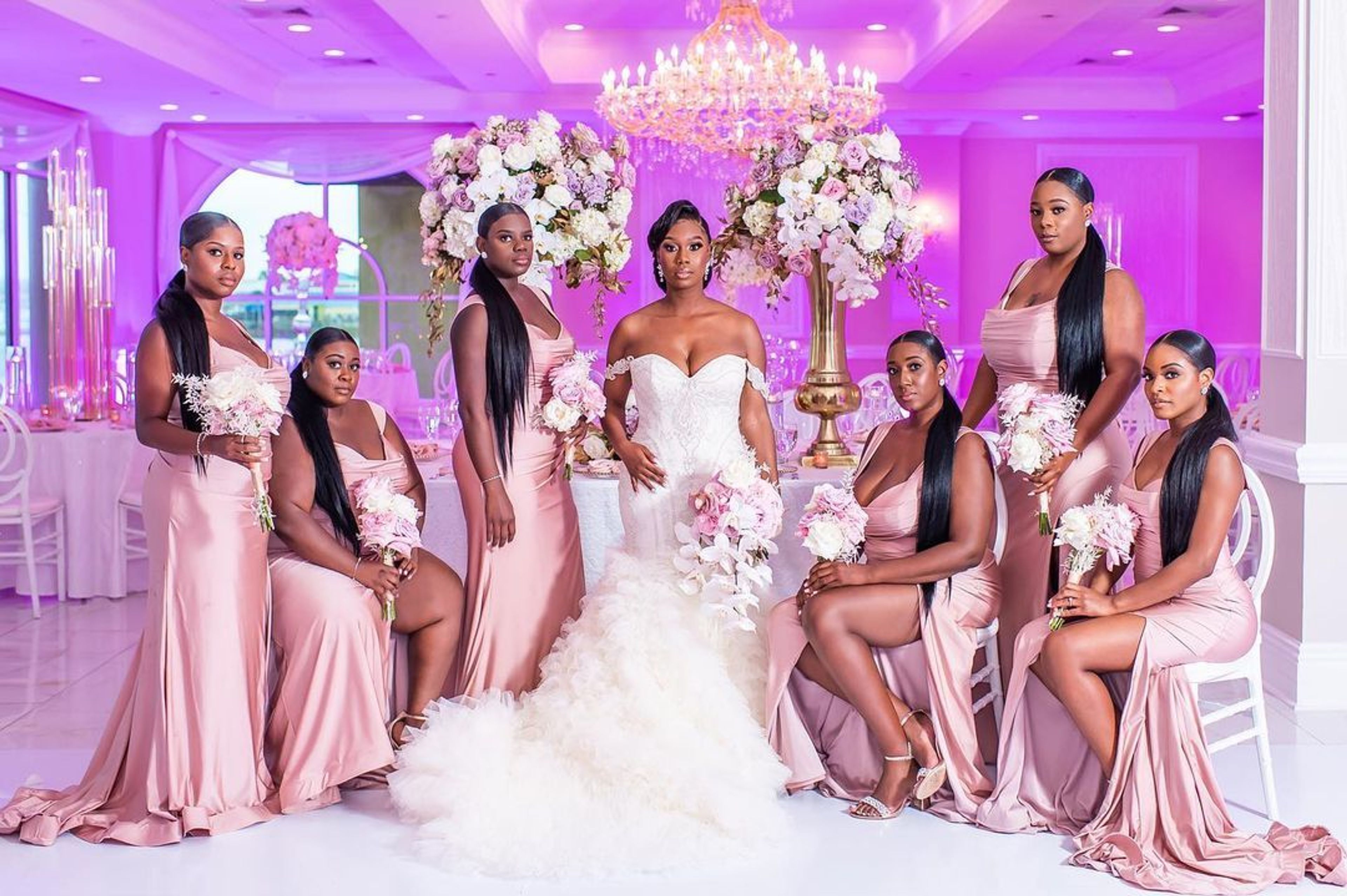 Cover photo of Fotos by Fola