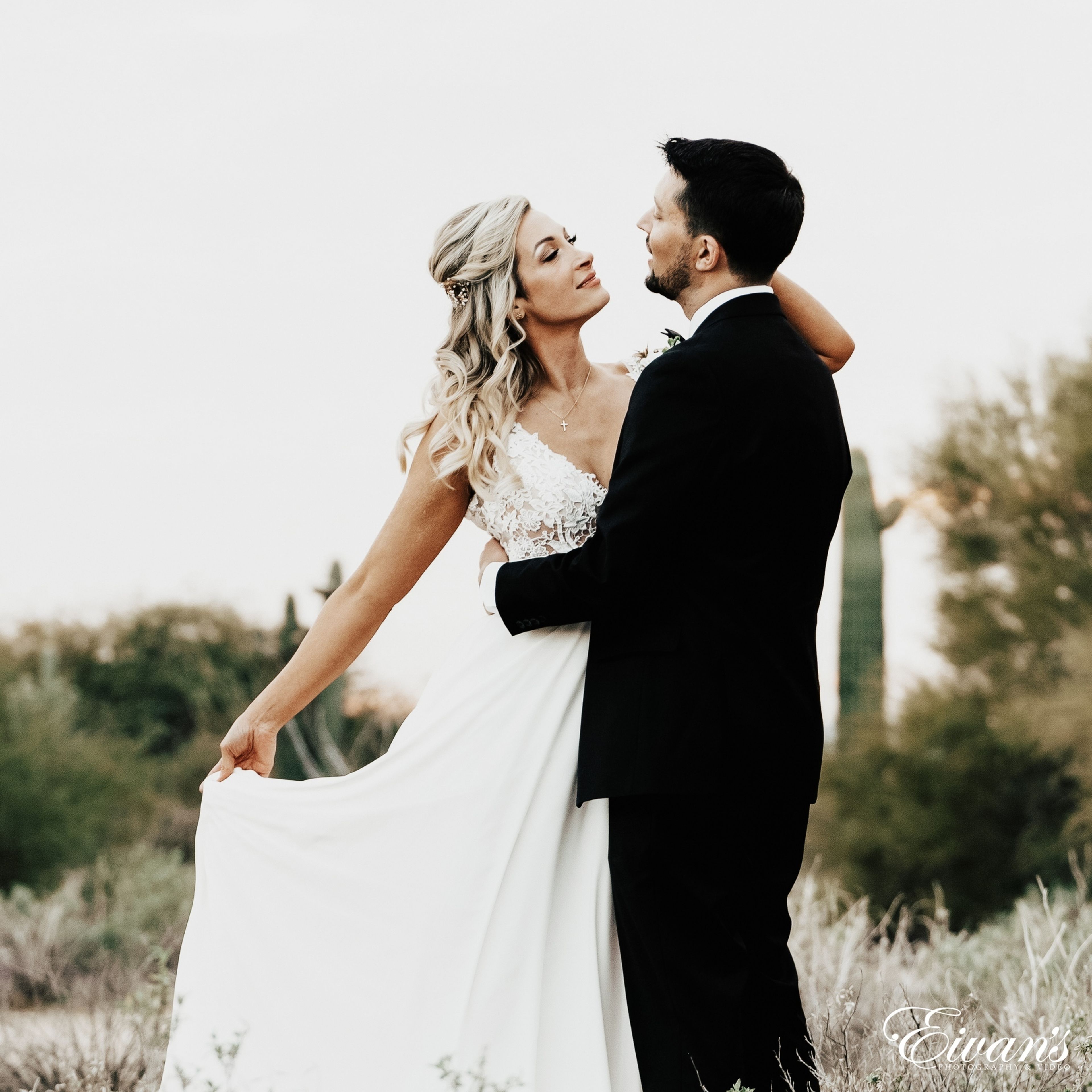 Cover photo of Eivan's Photo & Video