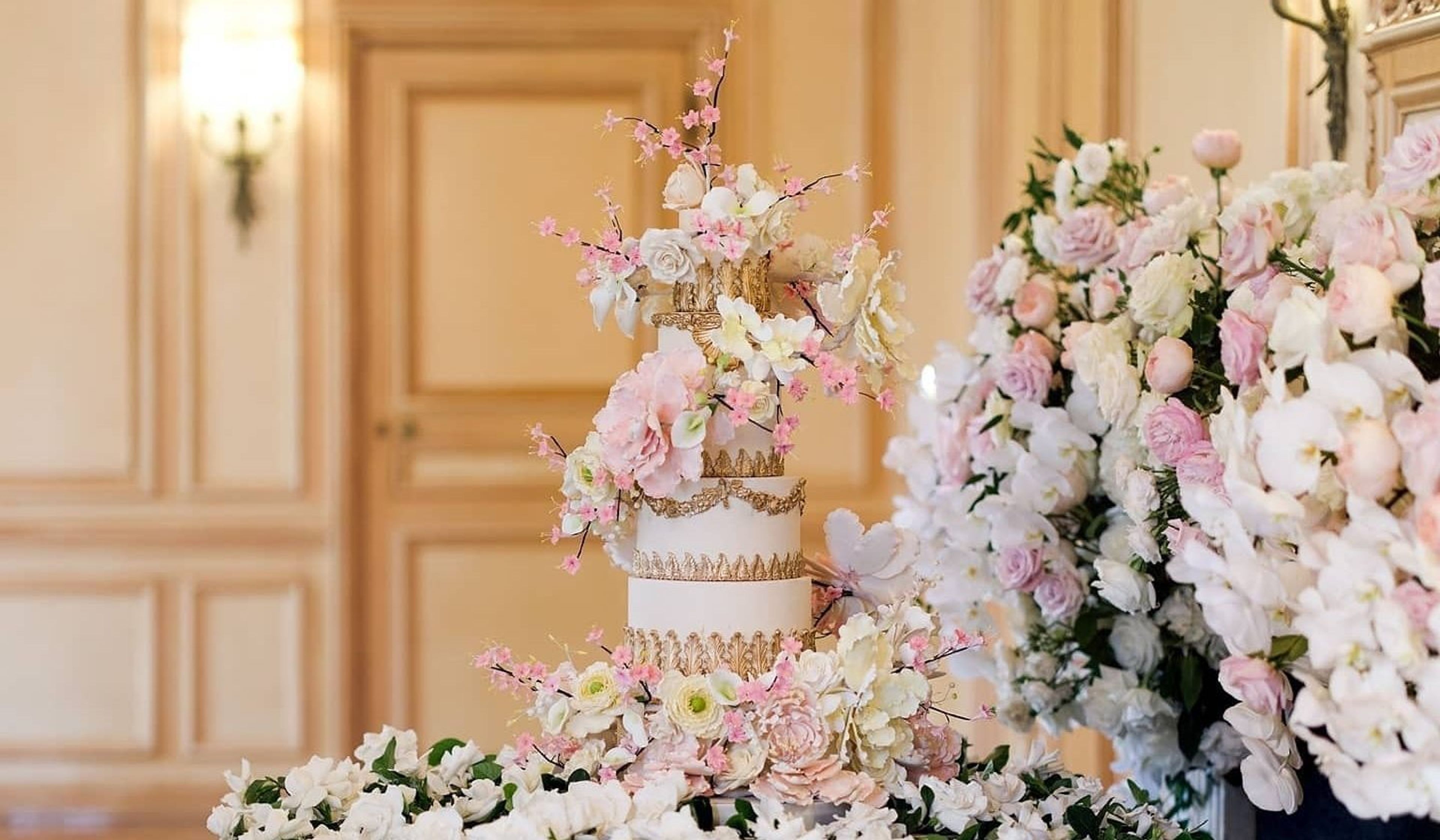 Cover photo of Couture Cakes by Sabrina