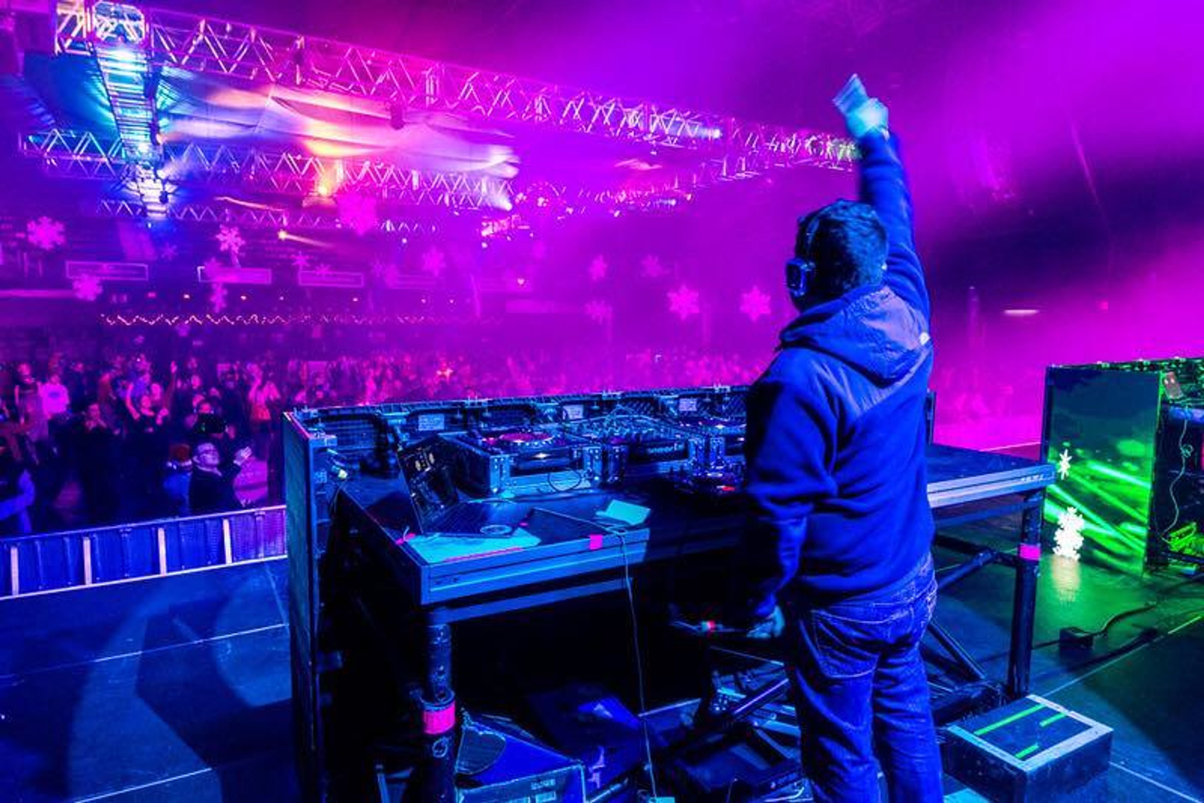 Cover photo of DJ Gabe Bizonee