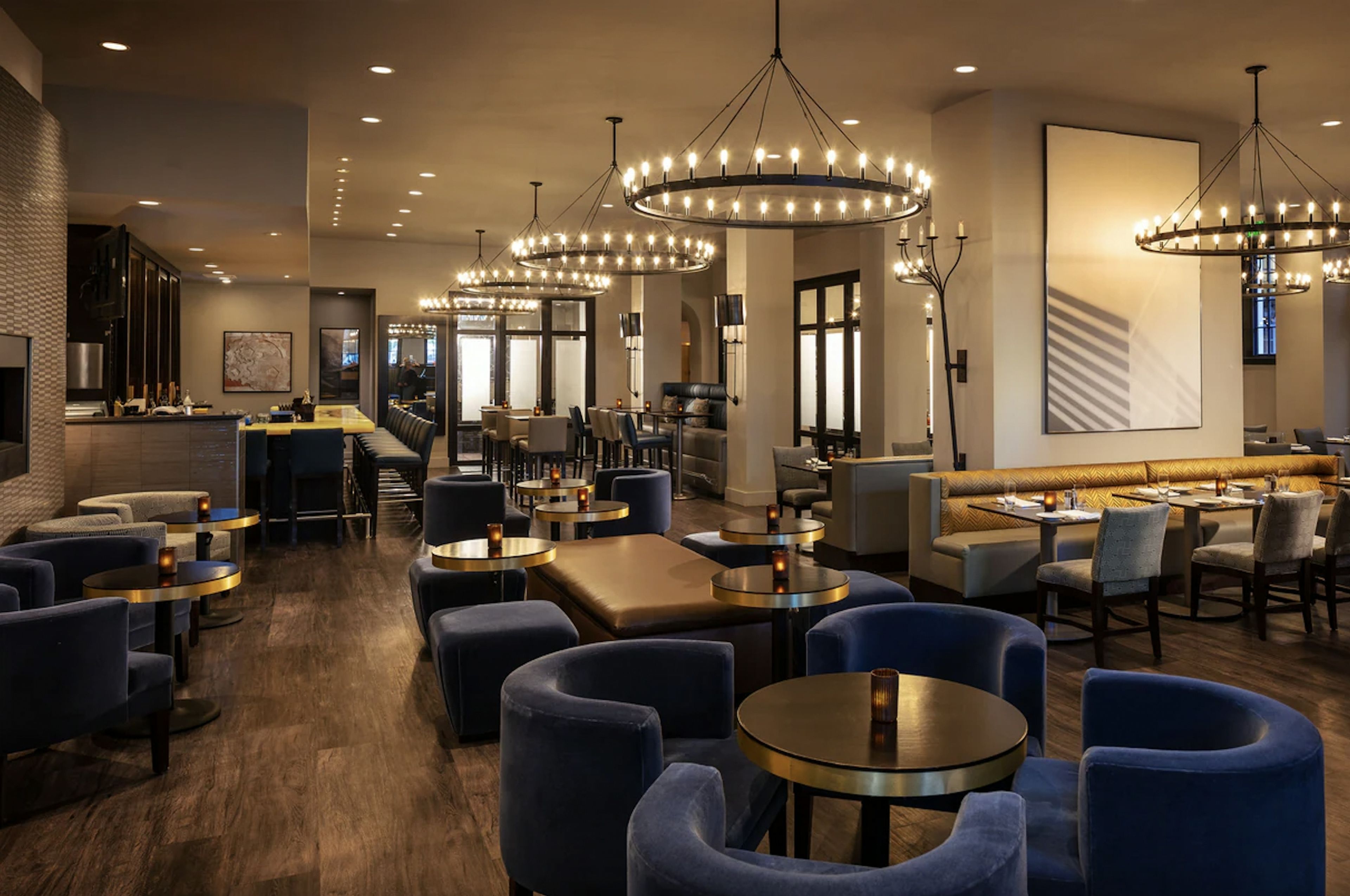 Cover photo of Sheraton Commander Hotel