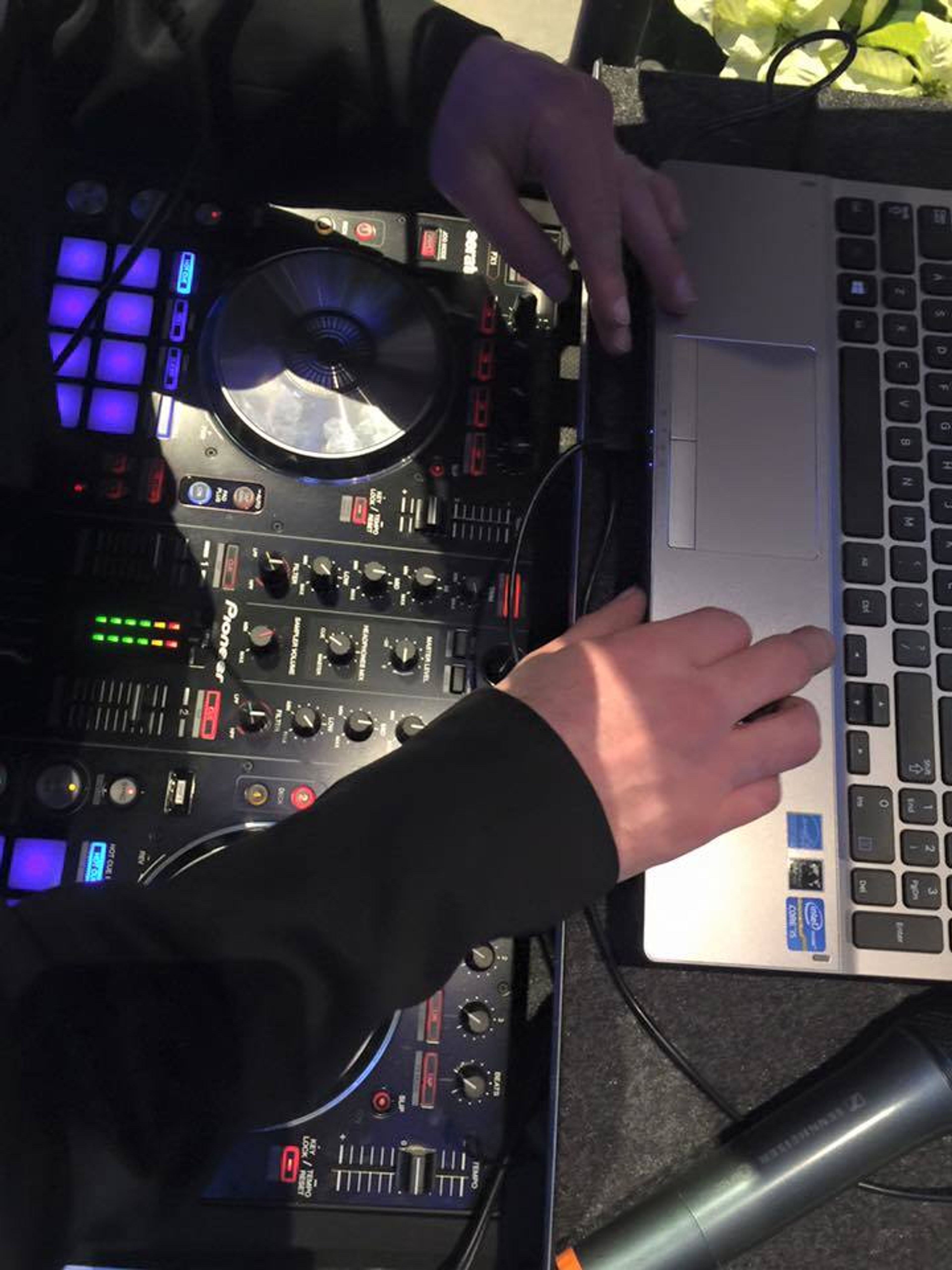 Cover photo of Leu Jam