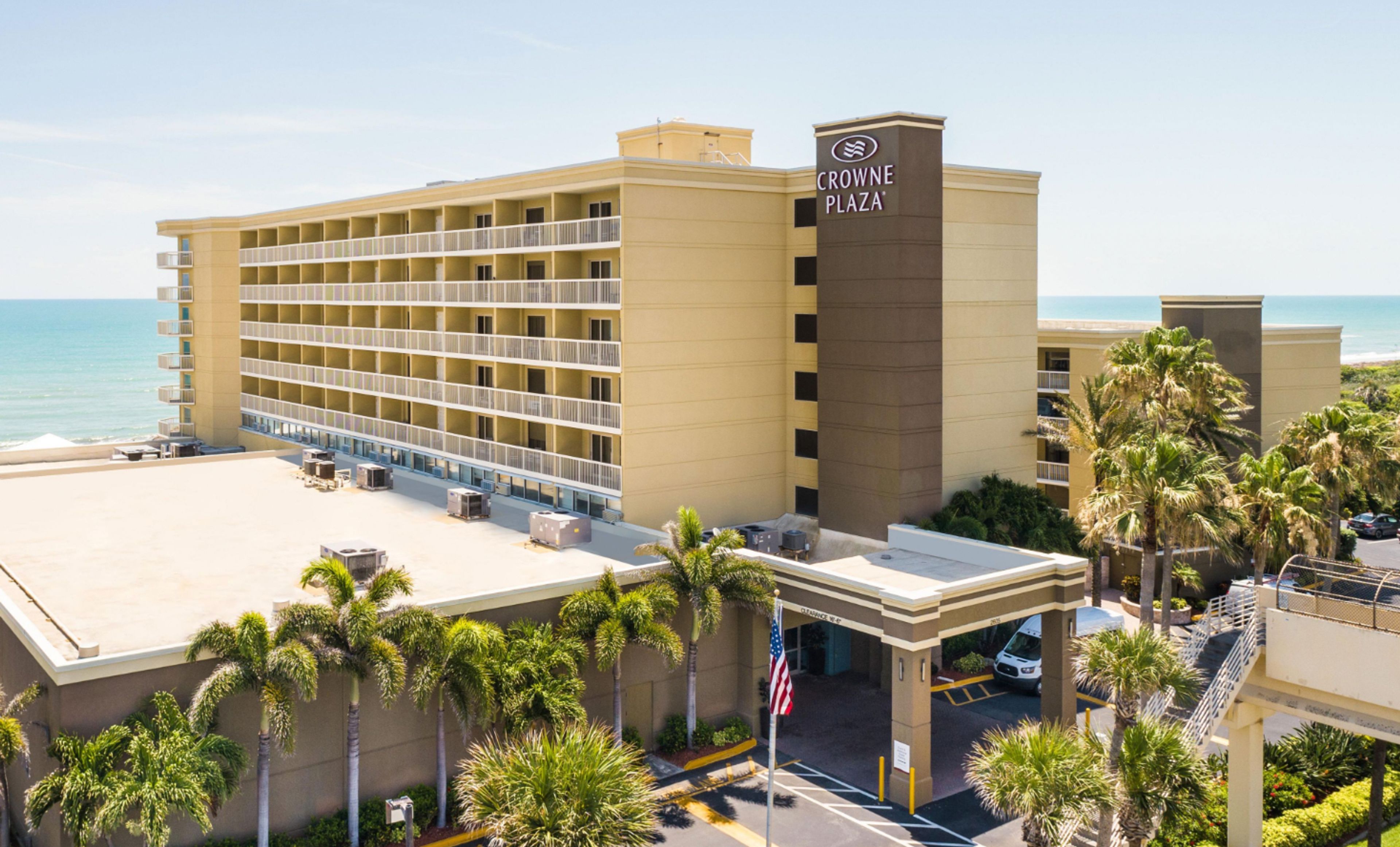 Cover photo of Crowne Plaza Oceanfront Melbourne