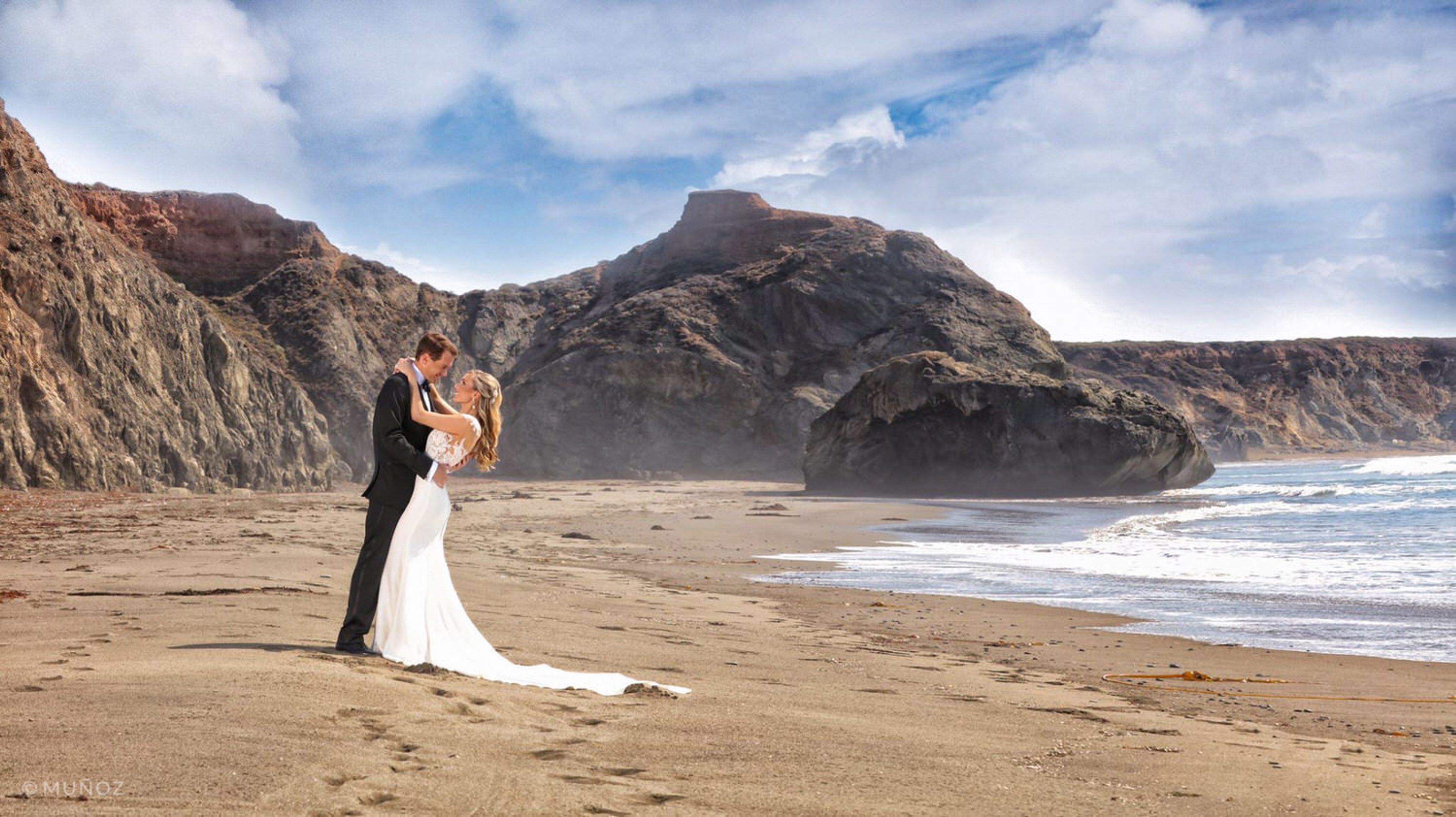 Cover photo of Muñoz Photography