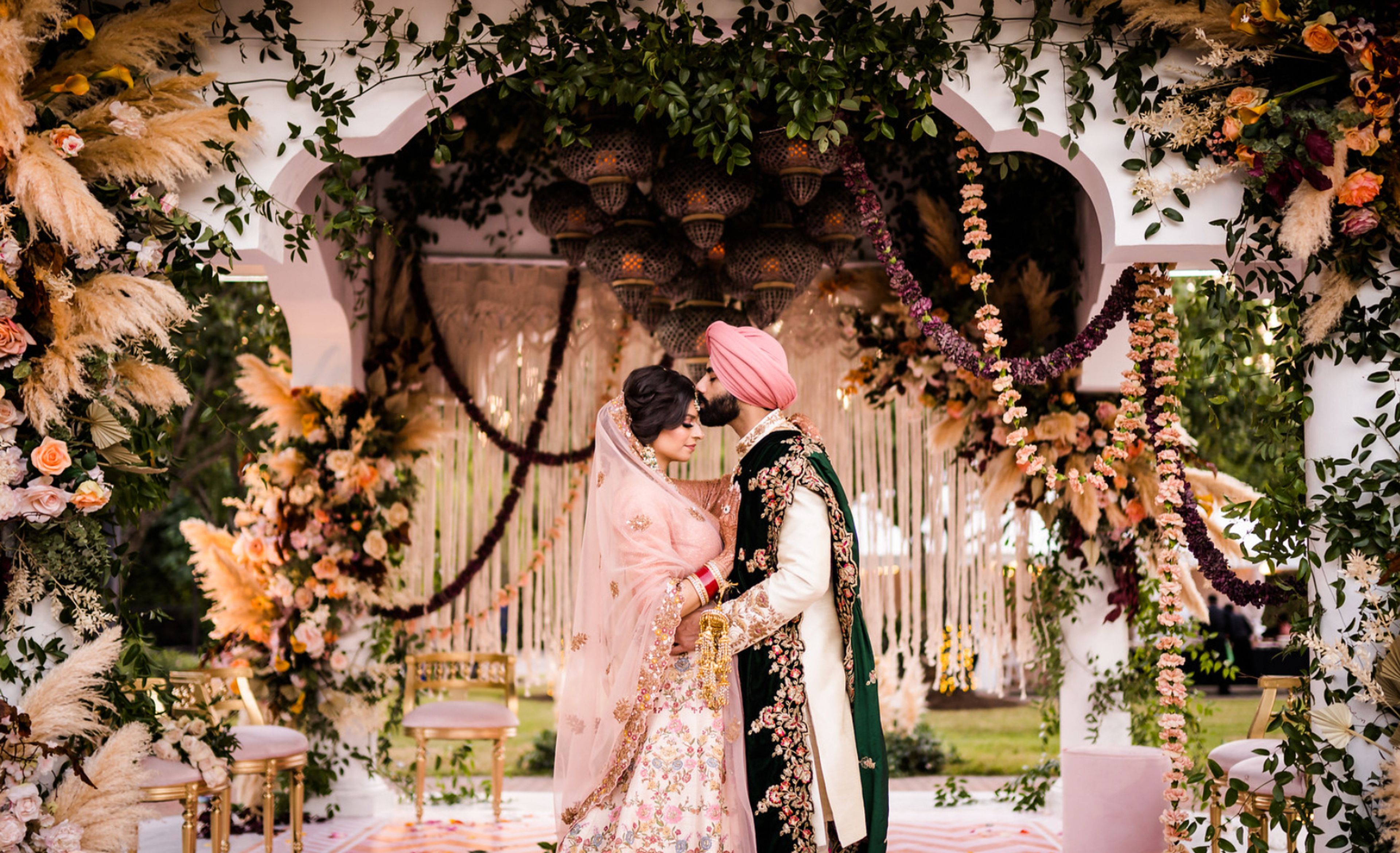 Cover photo of Bella Lumi