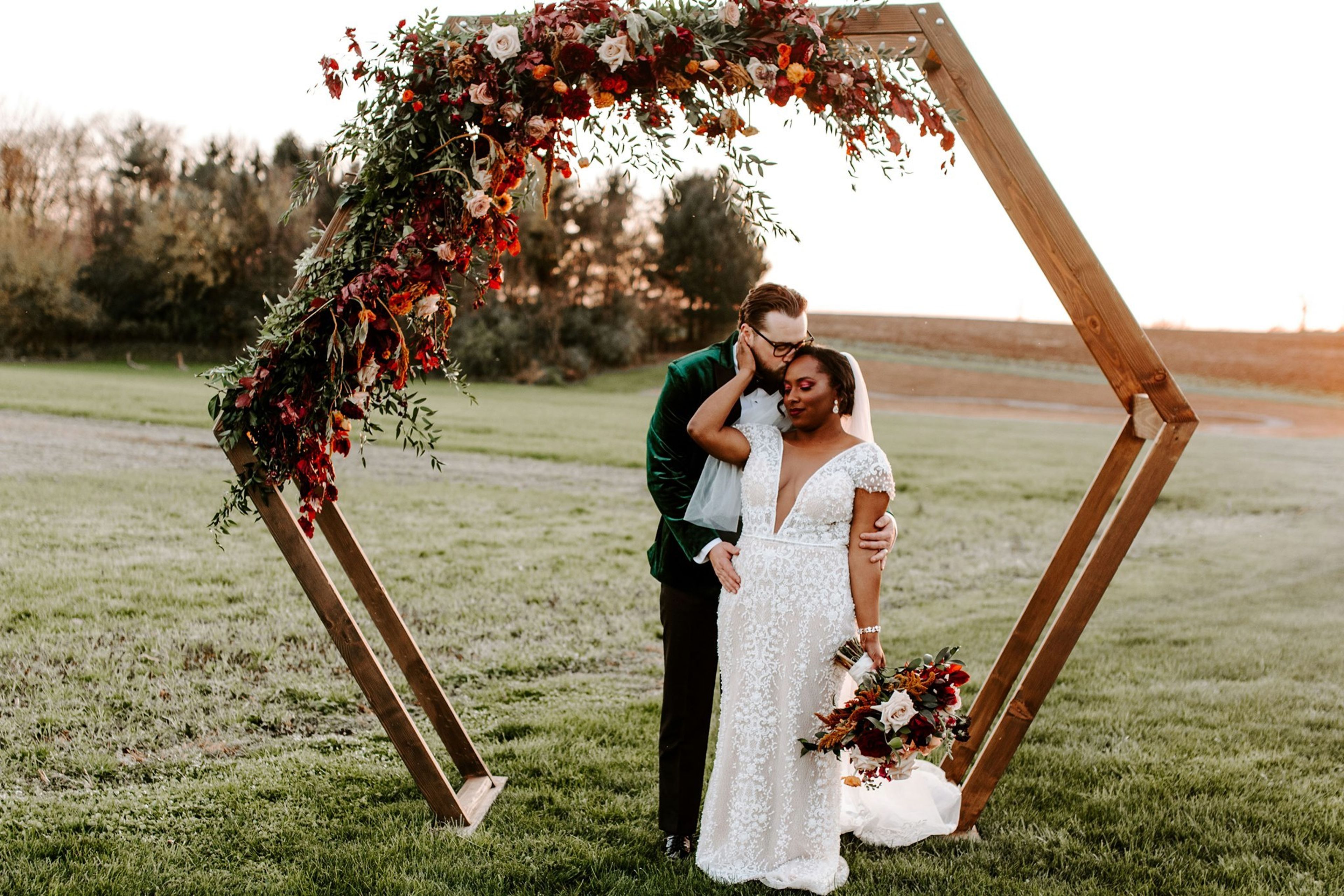 Cover photo of Laurel Wedding Co. LLC