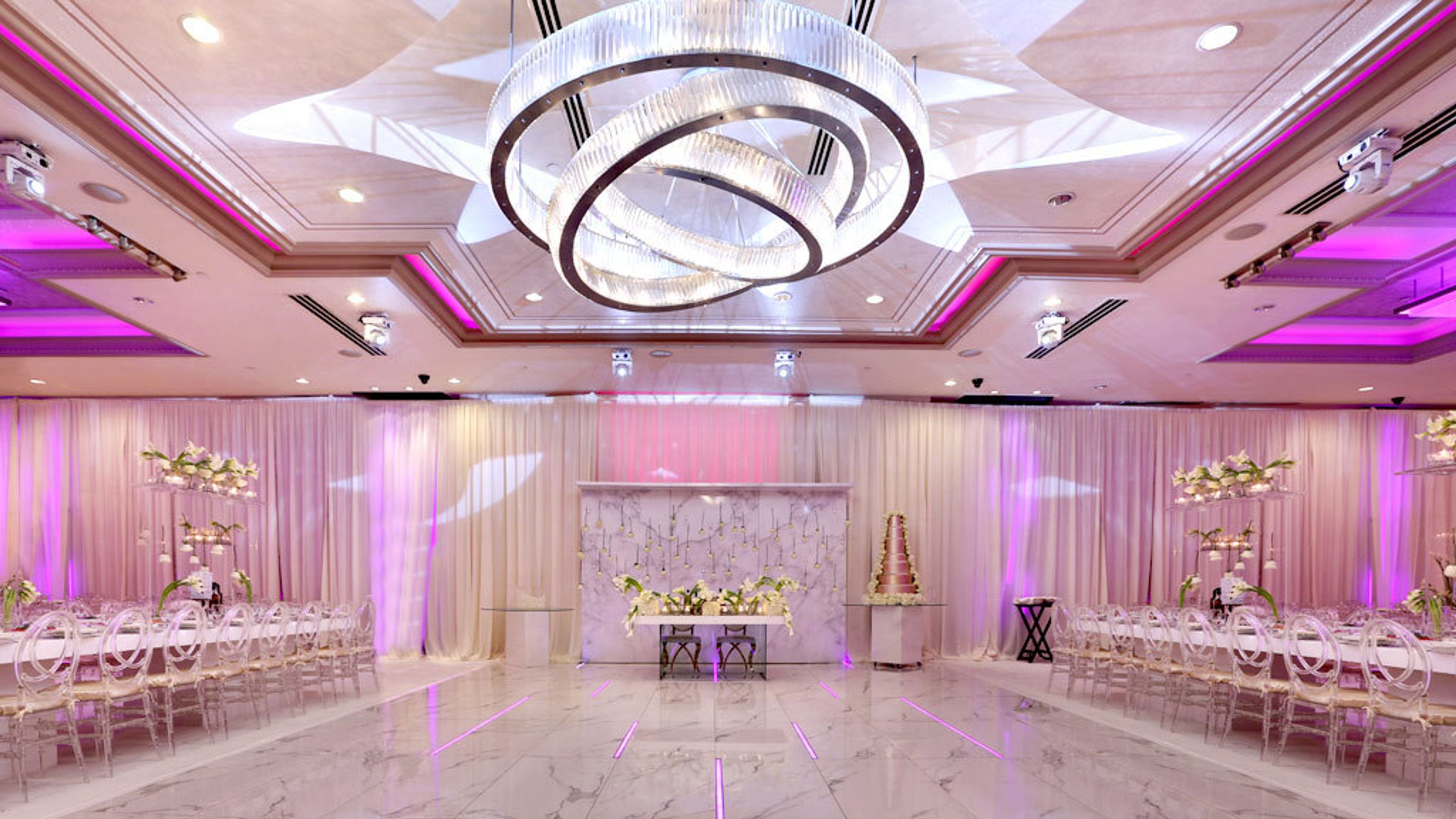Cover photo of De Luxe Banquet Hall