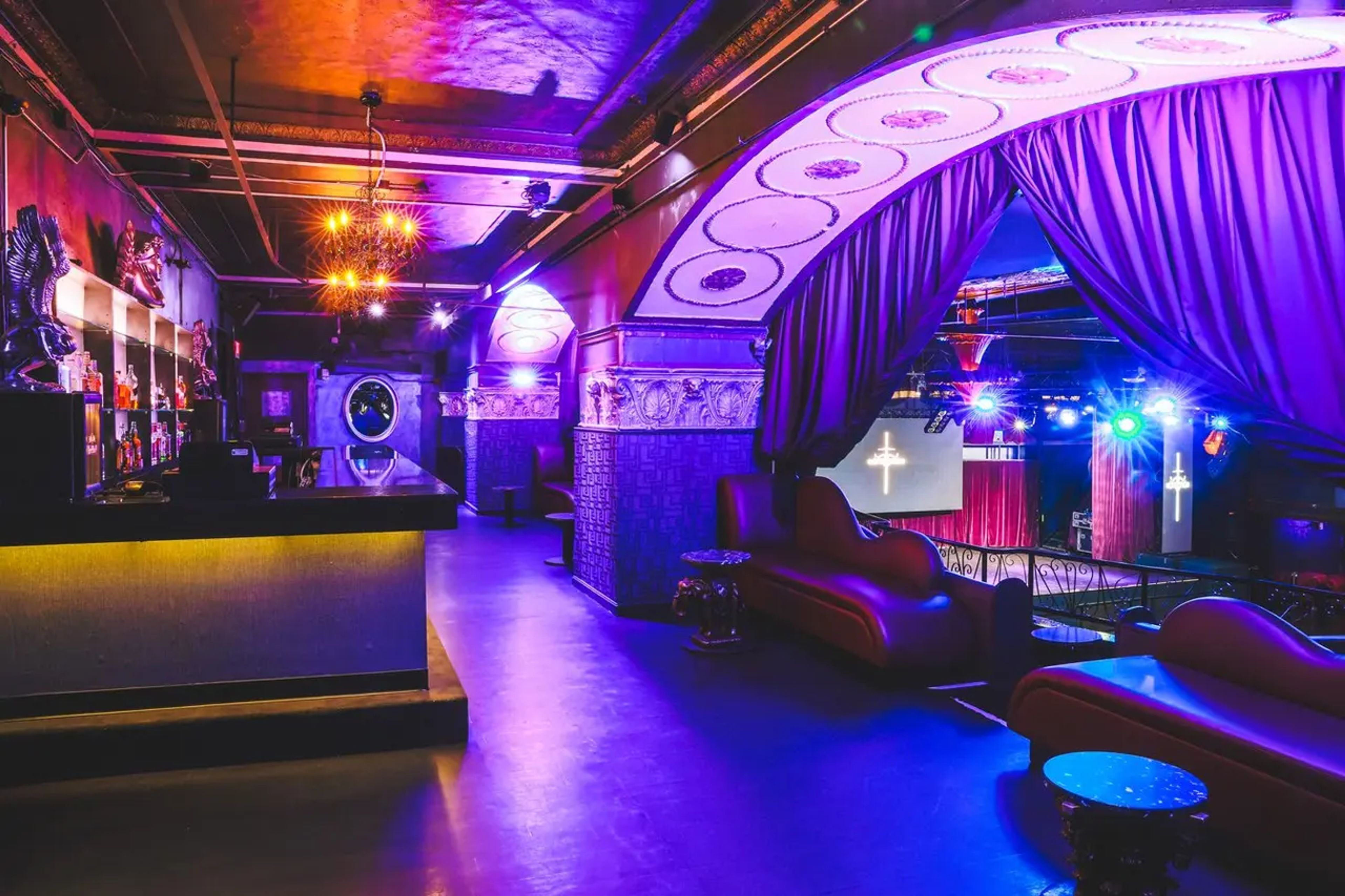 Cover photo of Royale