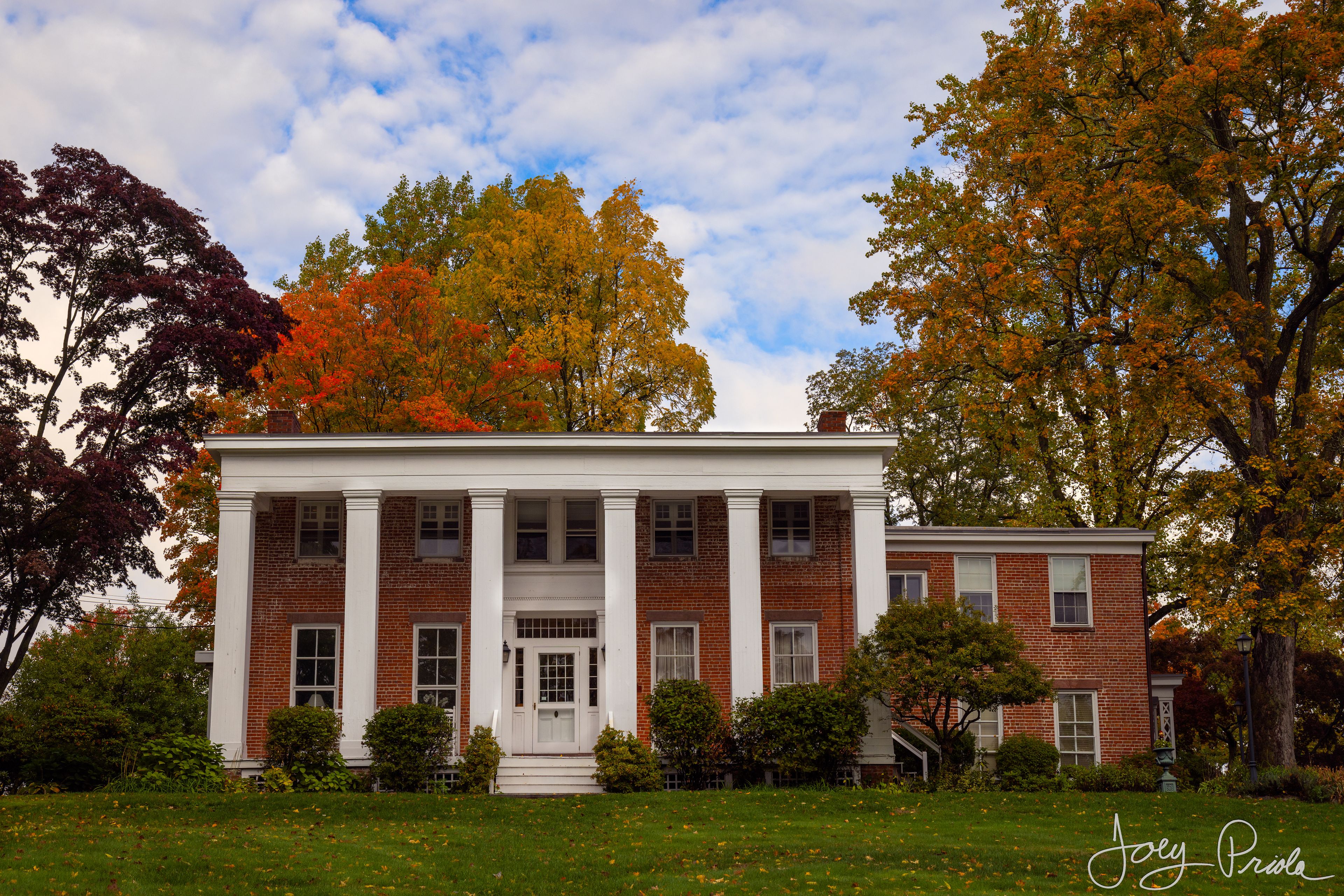 Cover photo of Cromwell Manor Inn