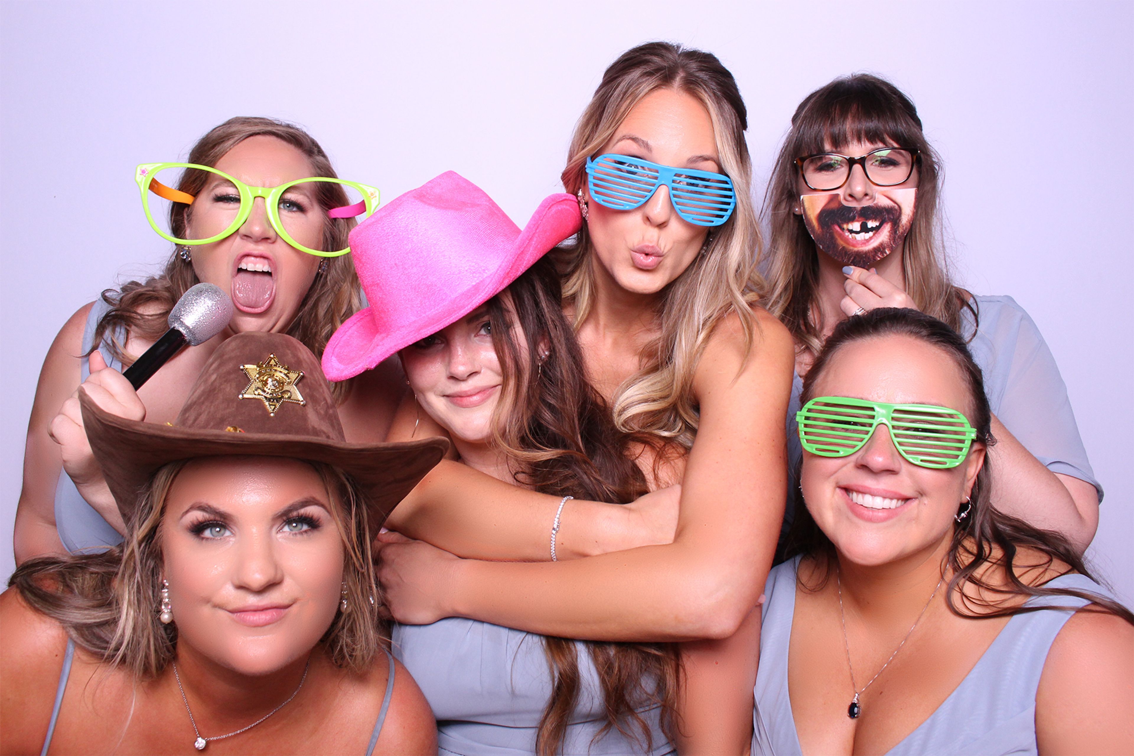 Cover photo of Blooming Photo Booth LLC