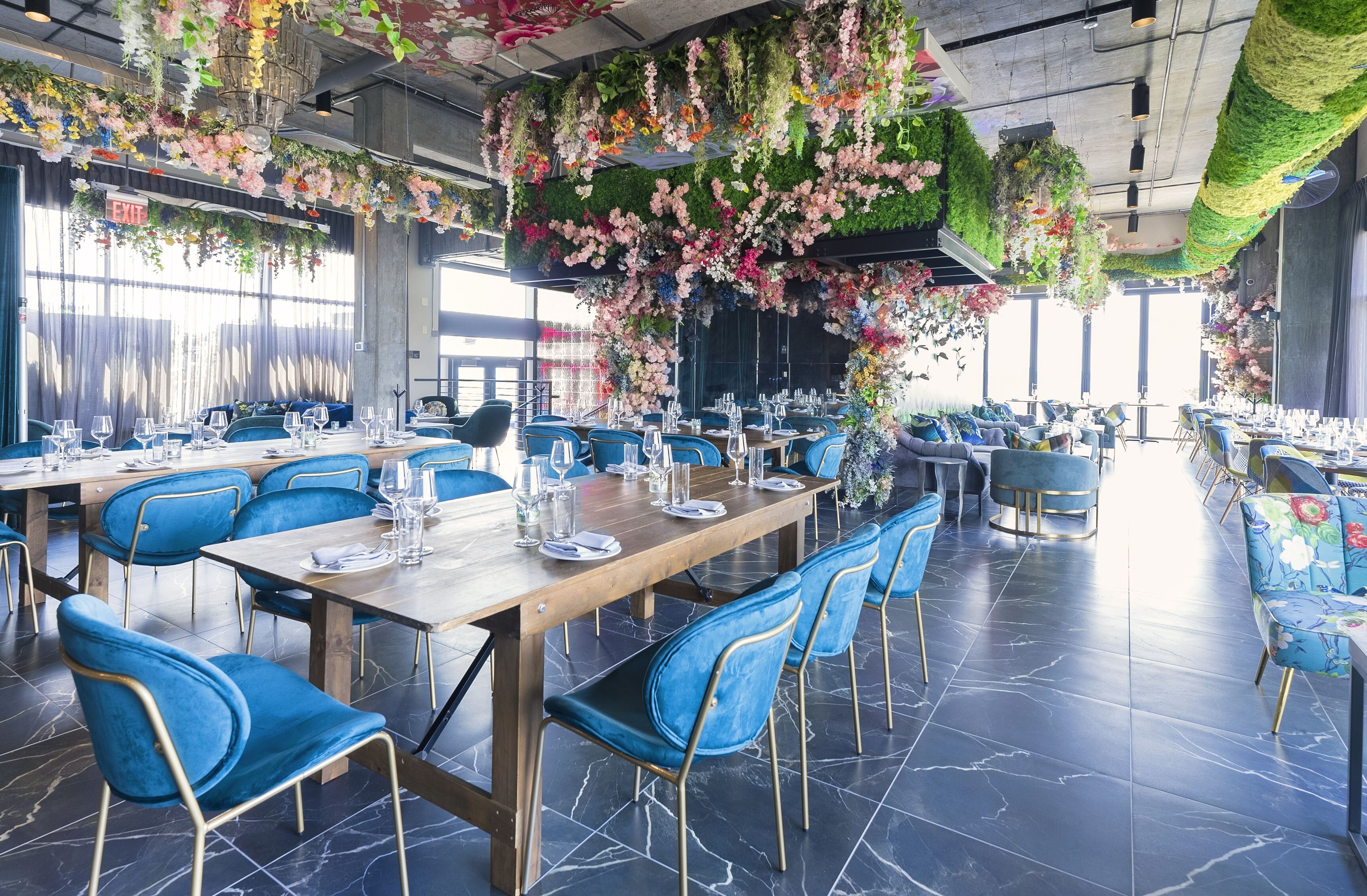 Cover photo of La Vie