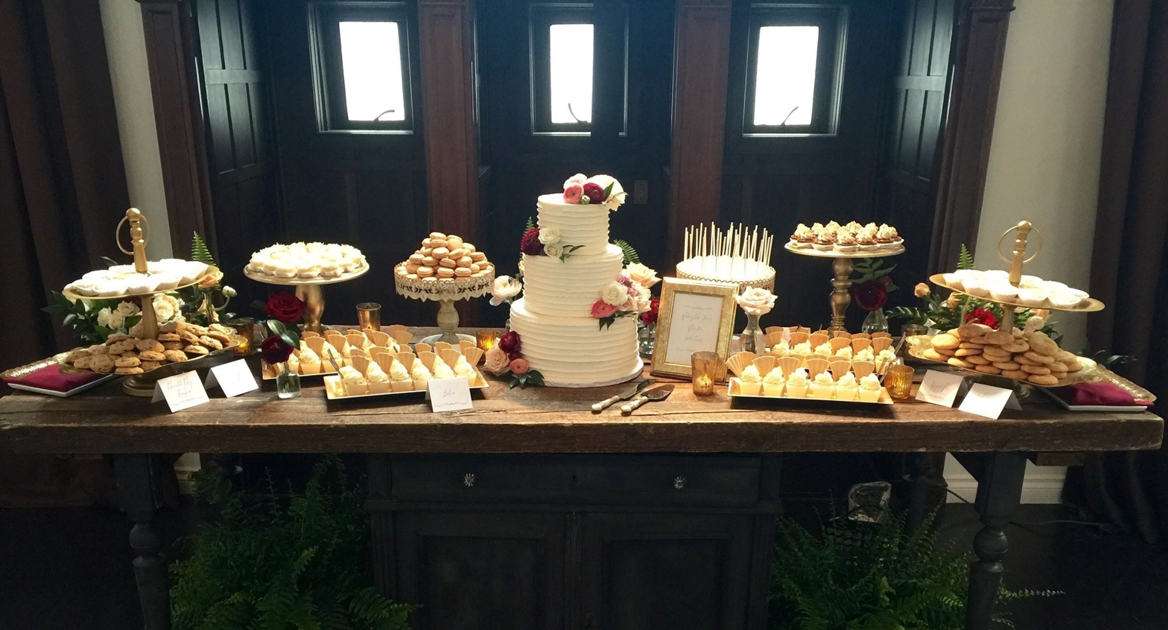 Cover photo of Fantasy Frostings