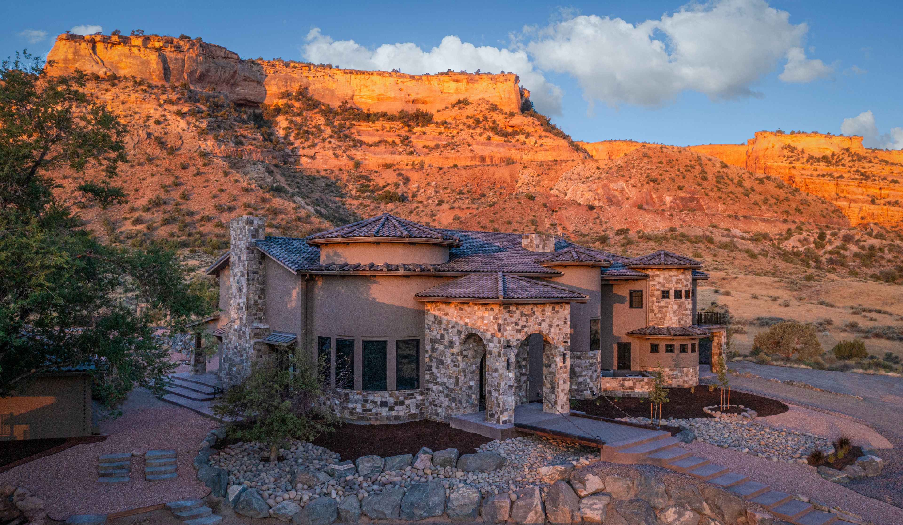 Cover photo of Monument Vista Place