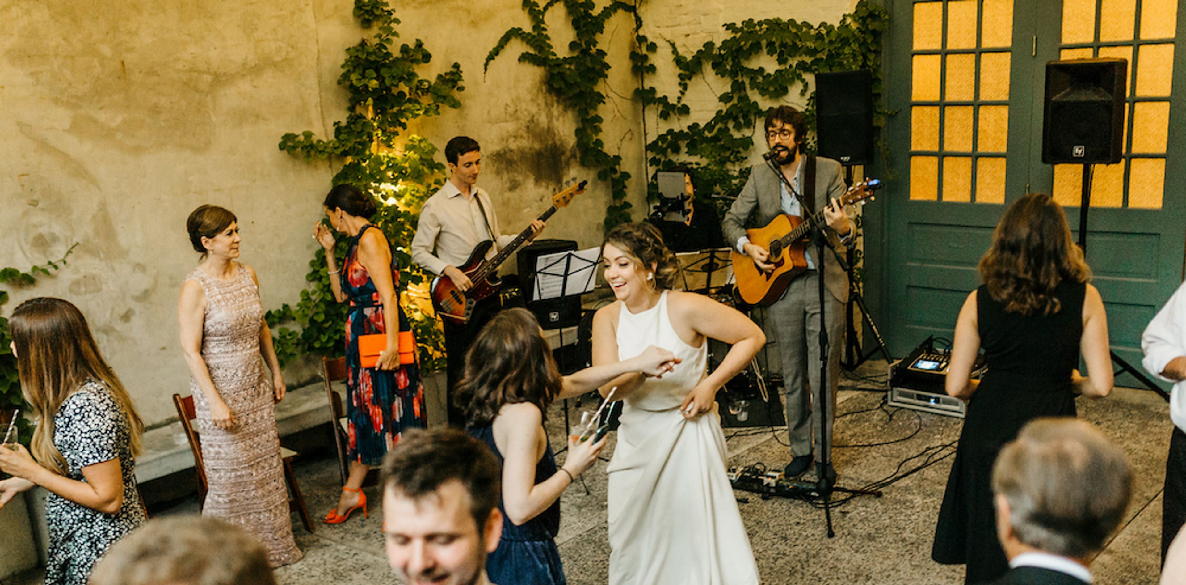 Cover photo of Grant Swift | One Man Band | Singing Guitarist