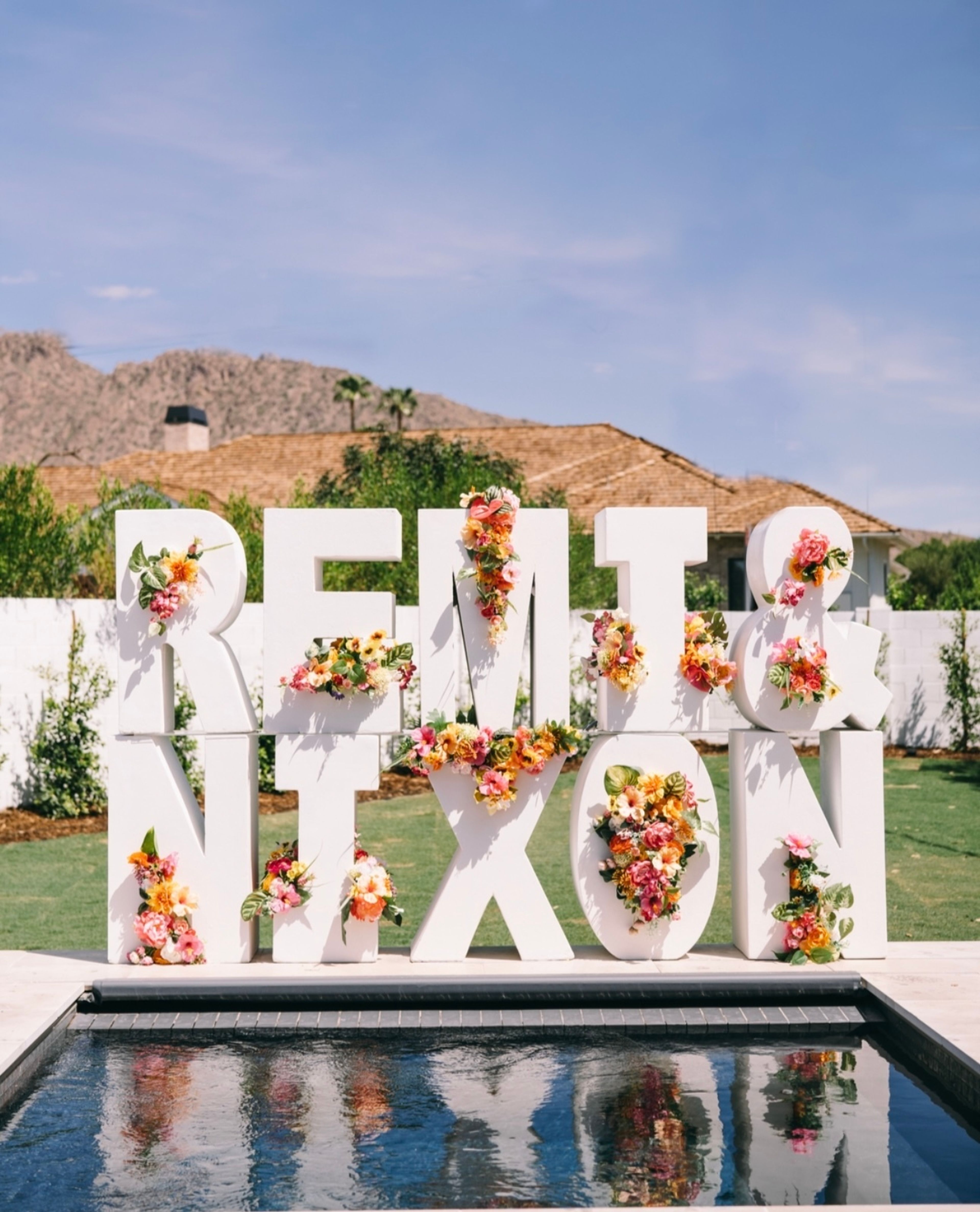 Cover photo of Honeysblooms