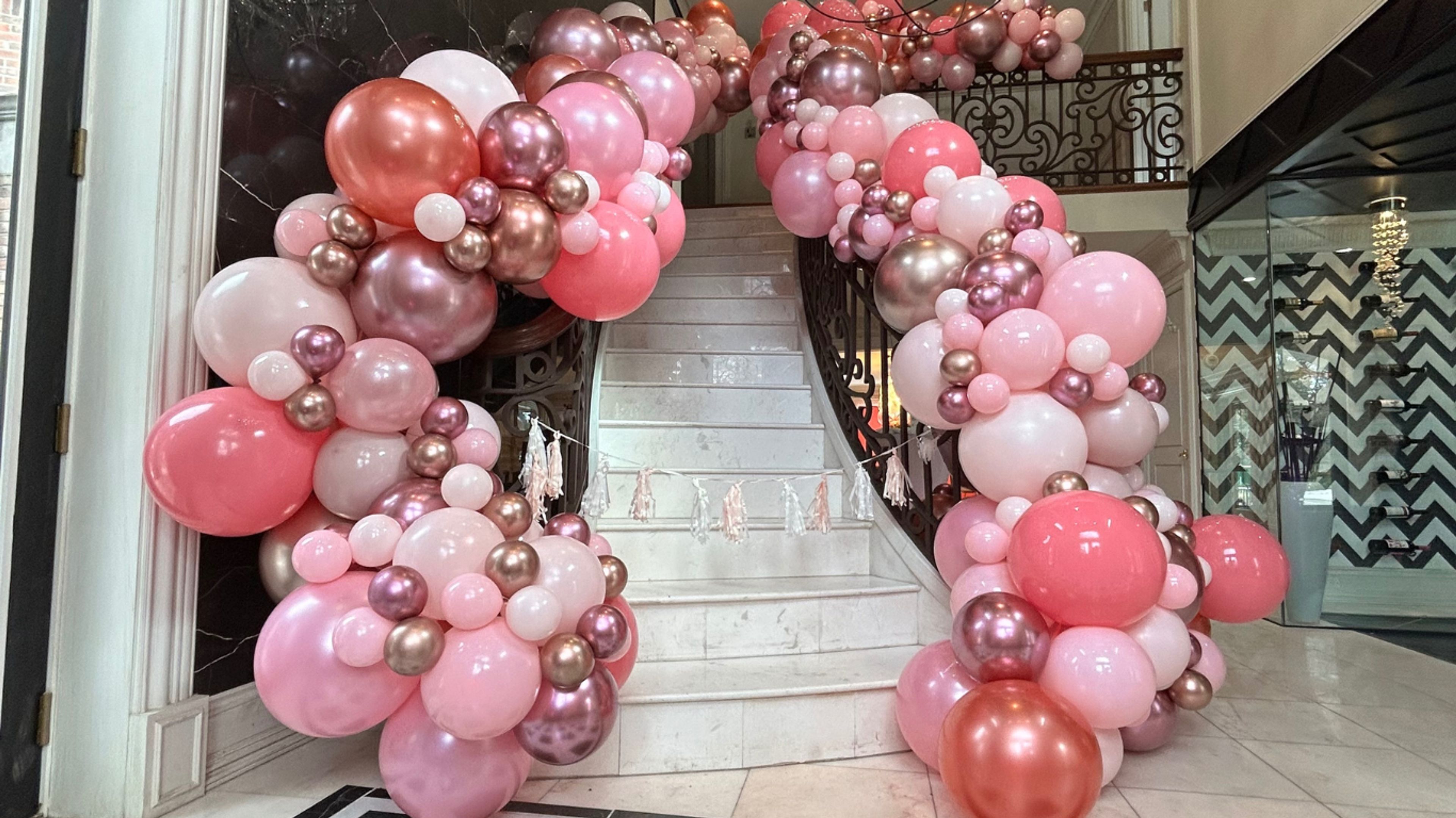 Cover photo of Top Notch Balloon Creations