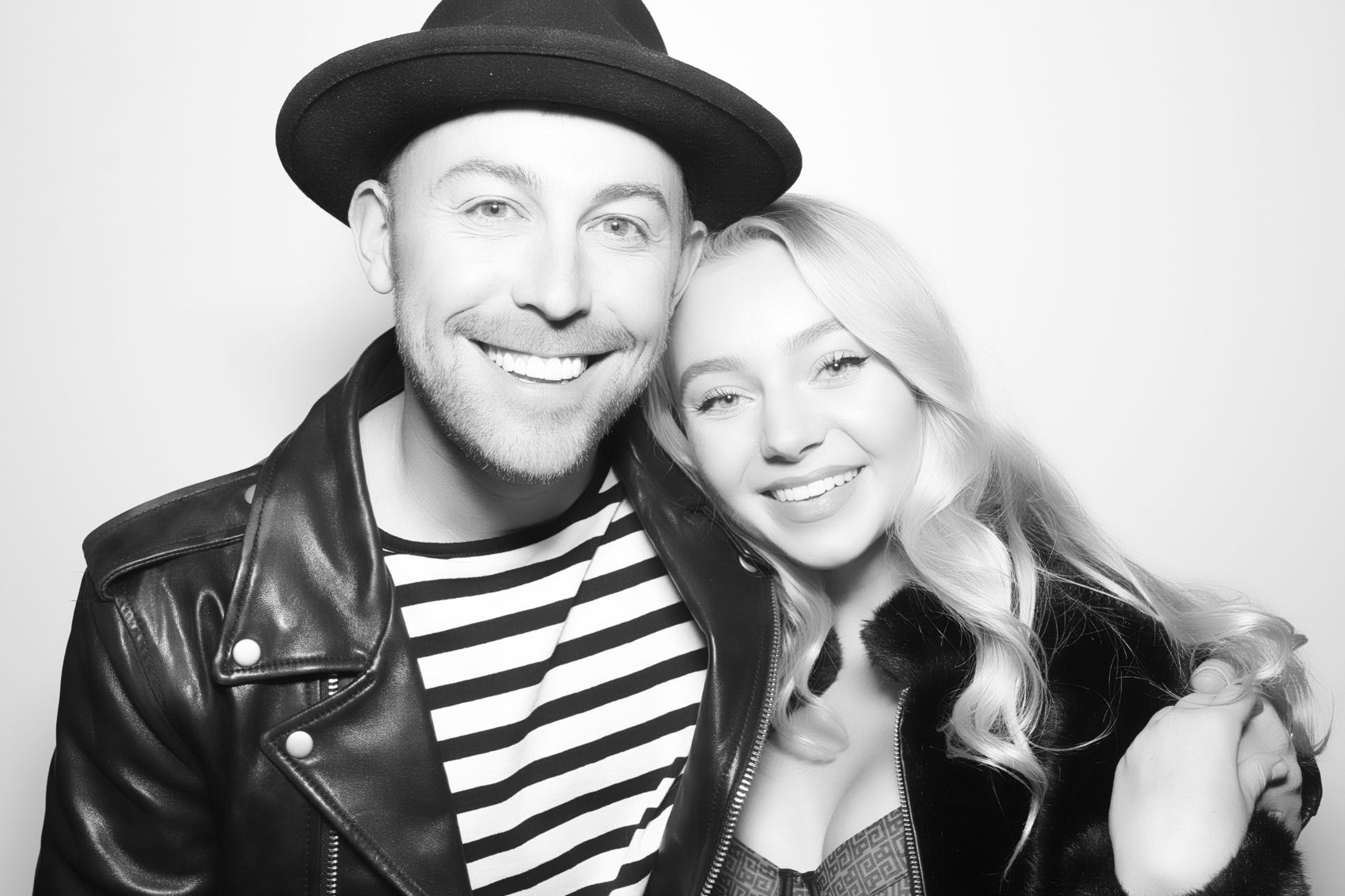 Cover photo of Mirmir Photo