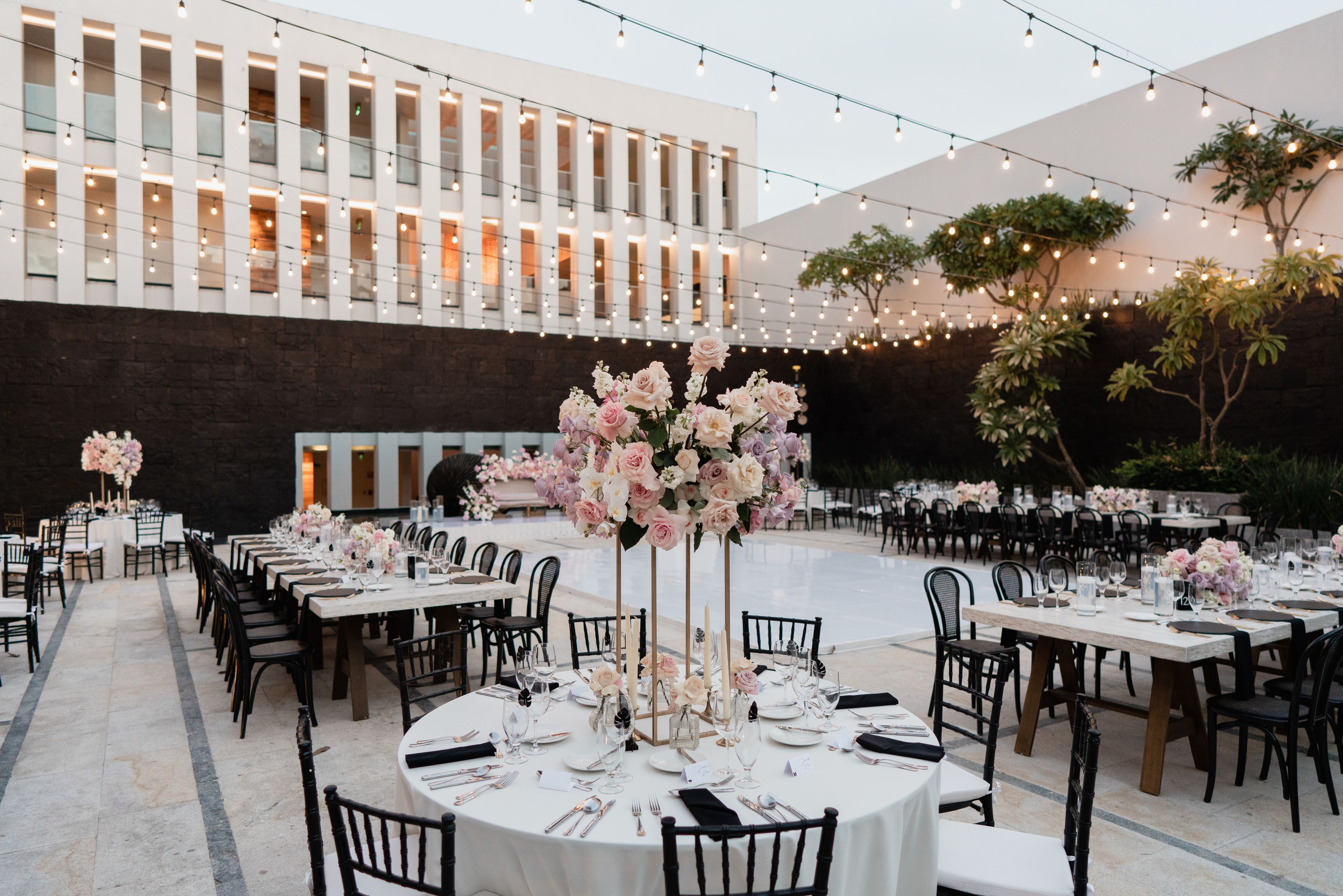 Cover photo of Paradise Weddings & Events