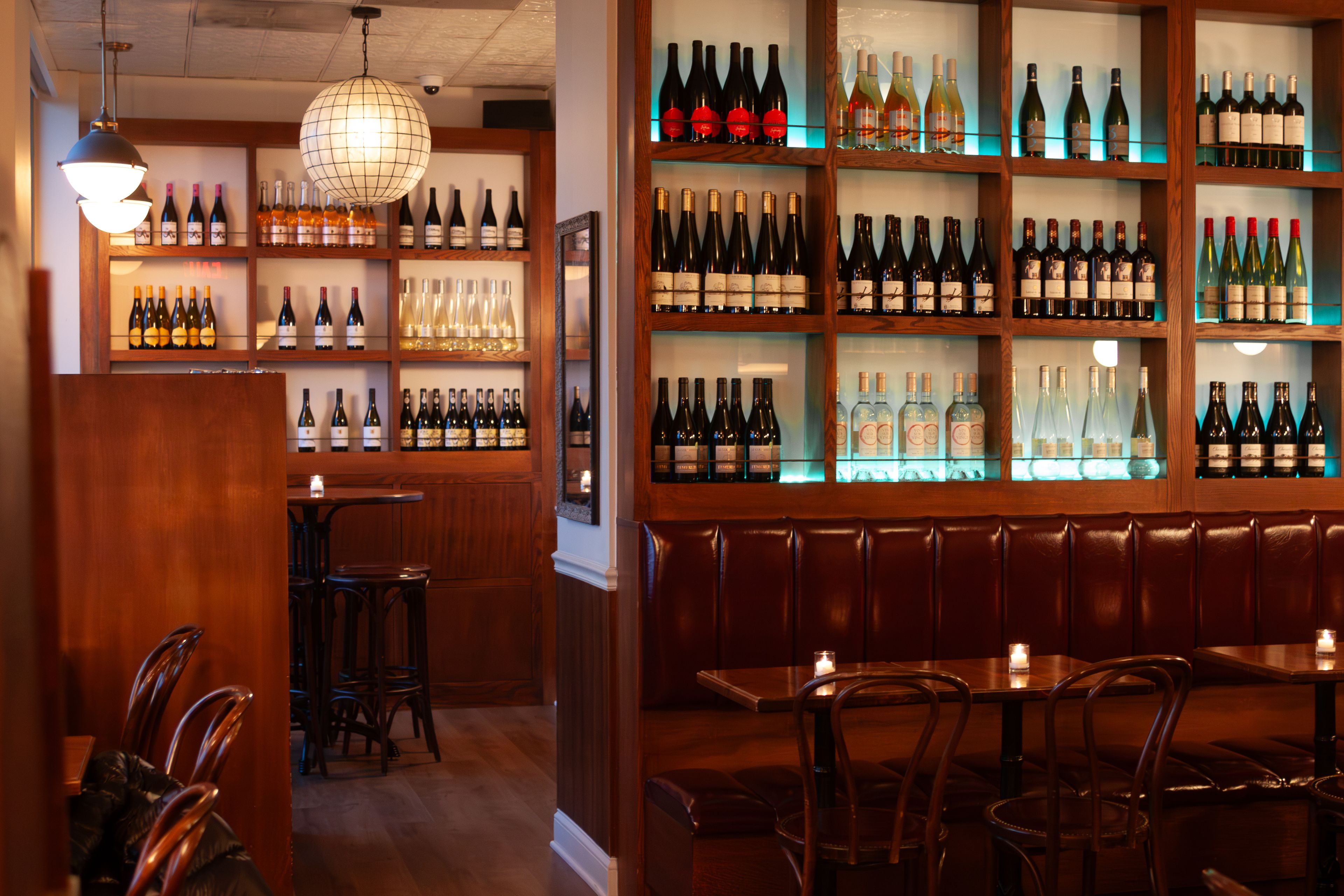 Cover photo of Vin Sur Vingt Wine Bar Riverside